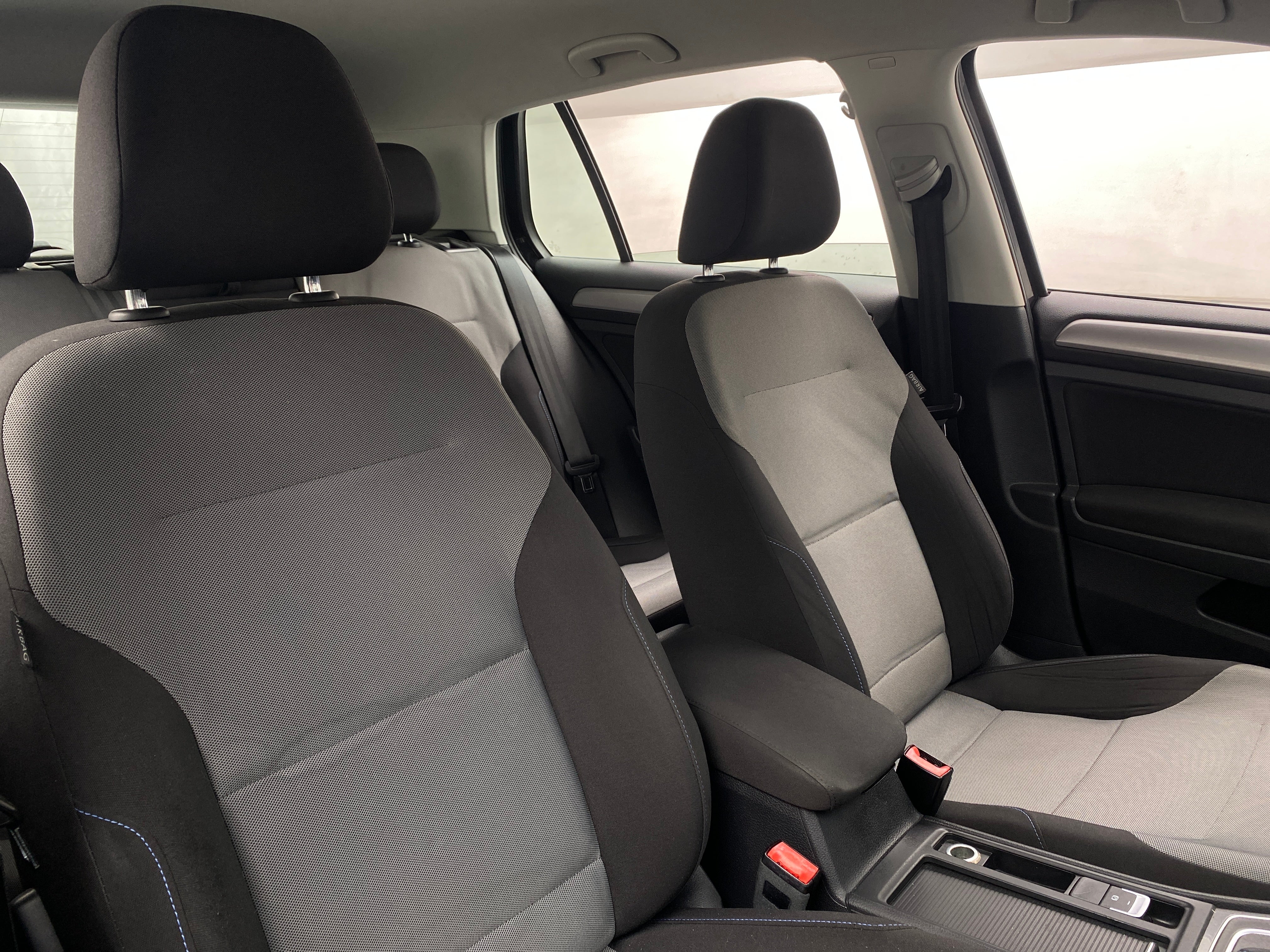 2016 Volkswagen e-Golf SE 2