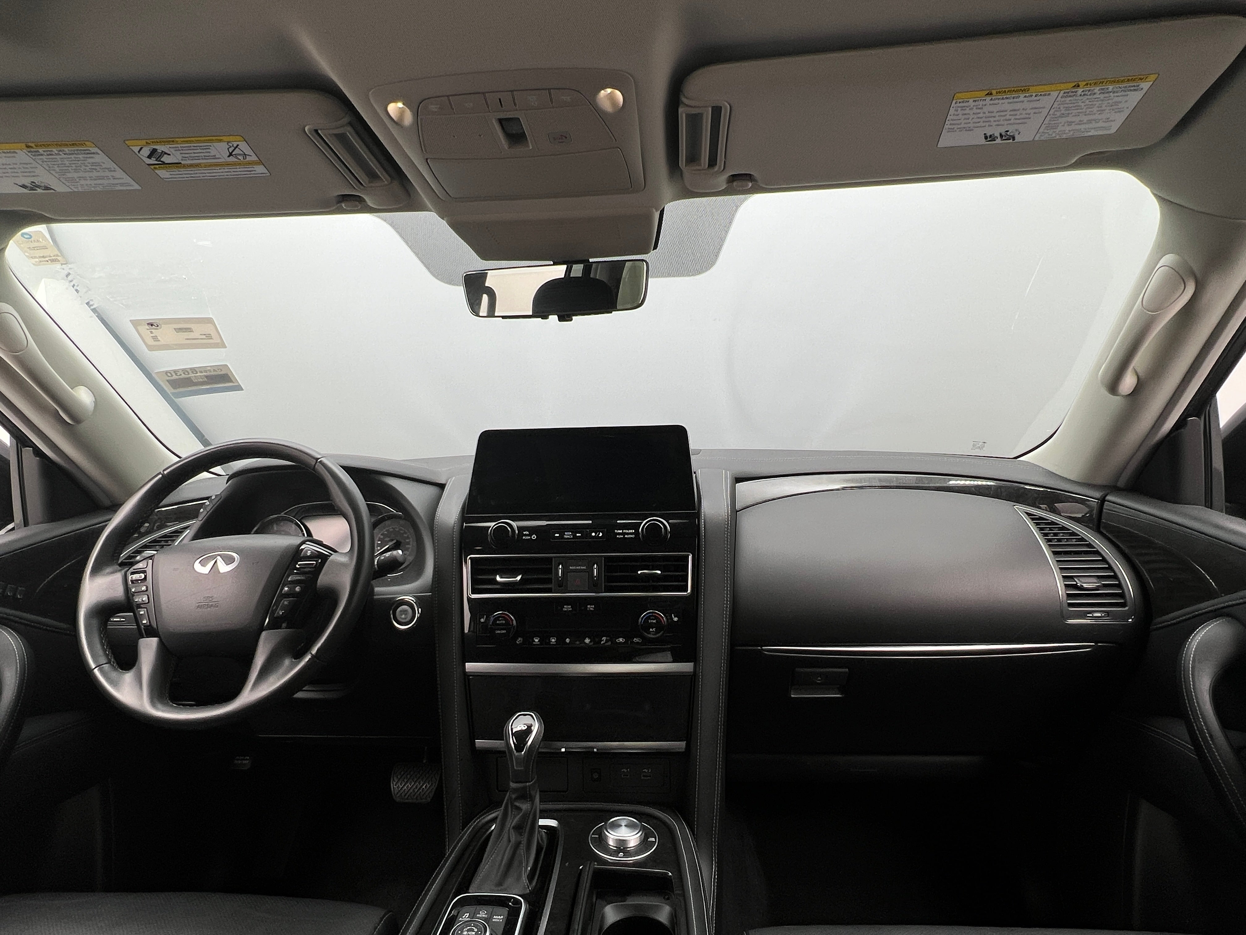 2024 INFINITI QX80 Luxe 2