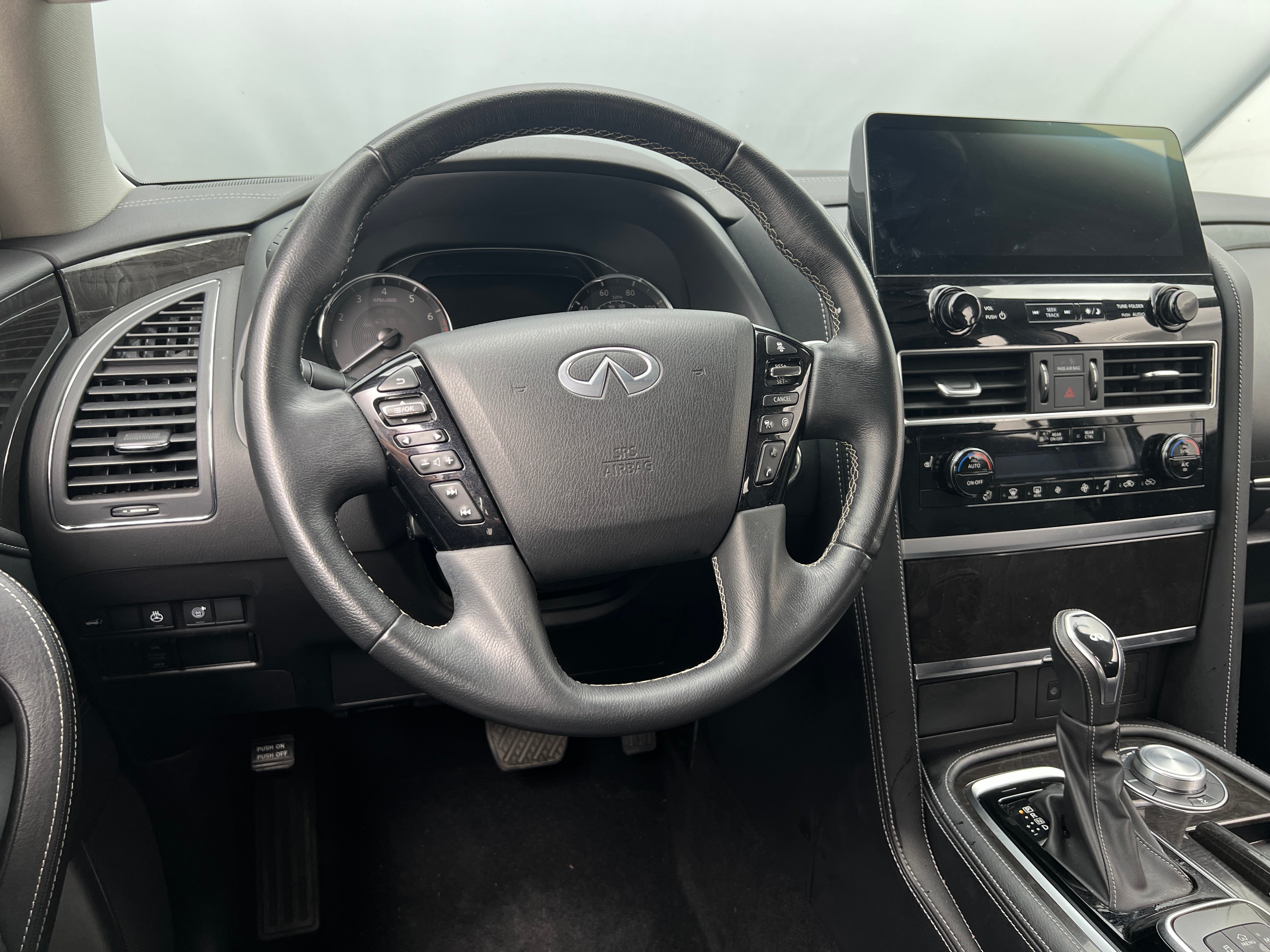 2024 INFINITI QX80 Luxe 4