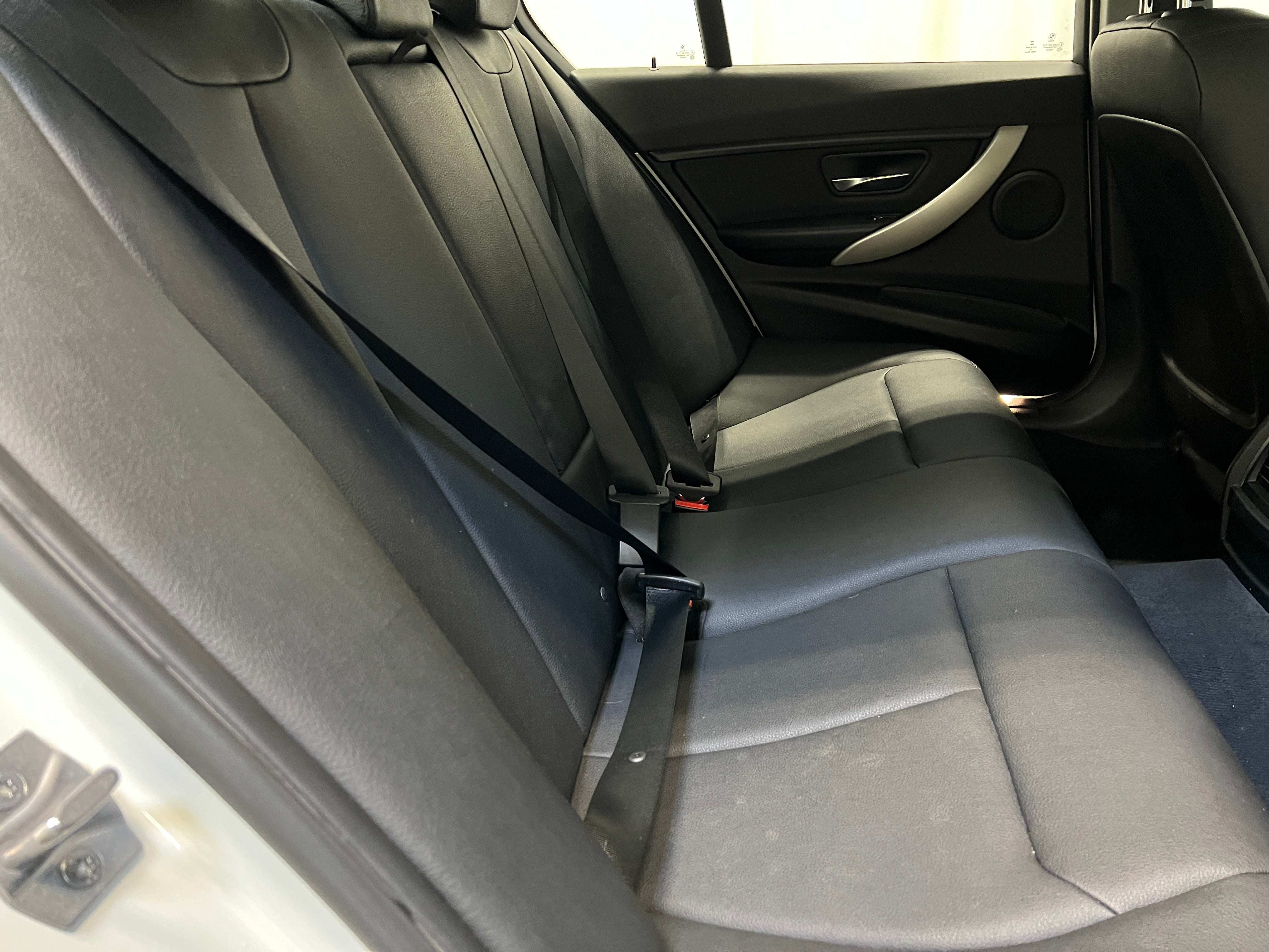 2017 BMW 3 Series 320i 5