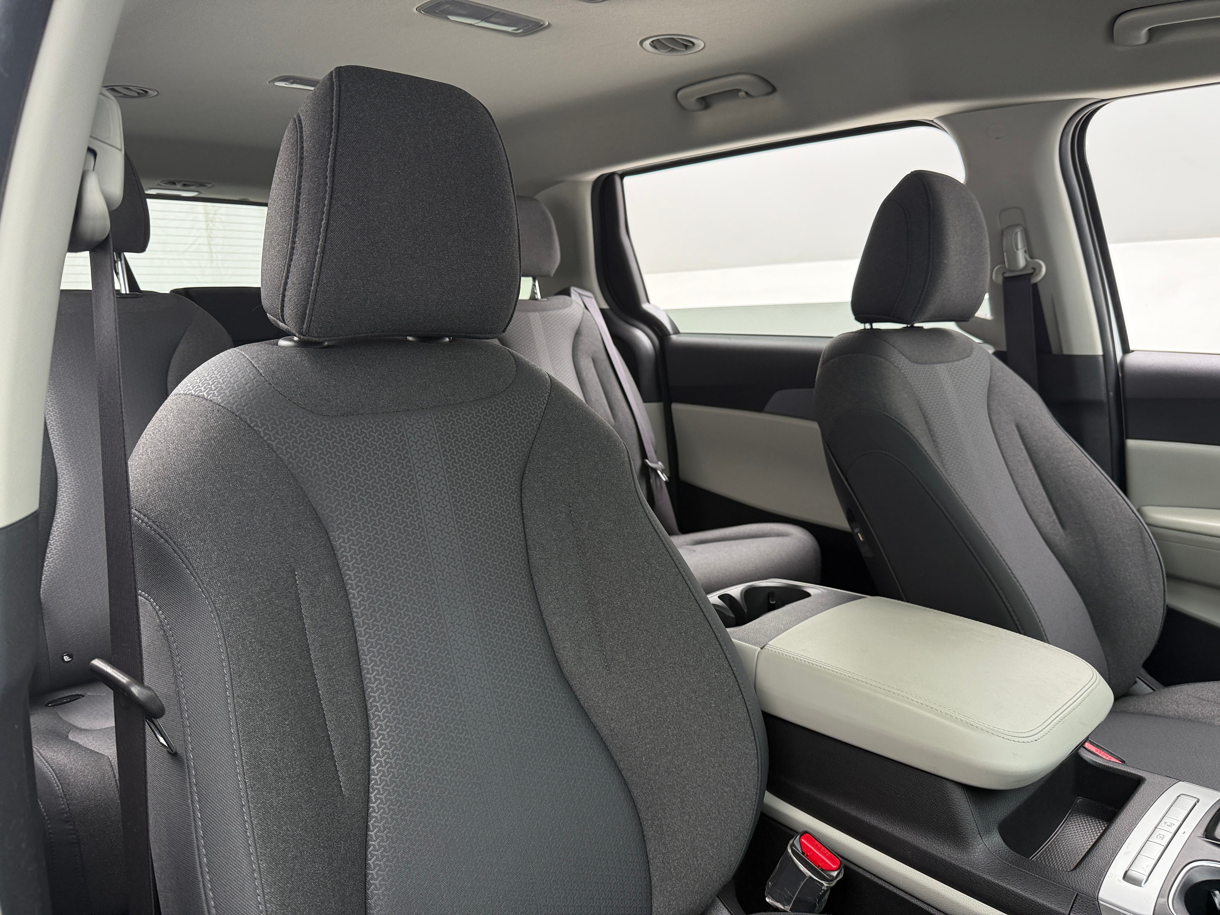 2024 Kia Carnival LX 2