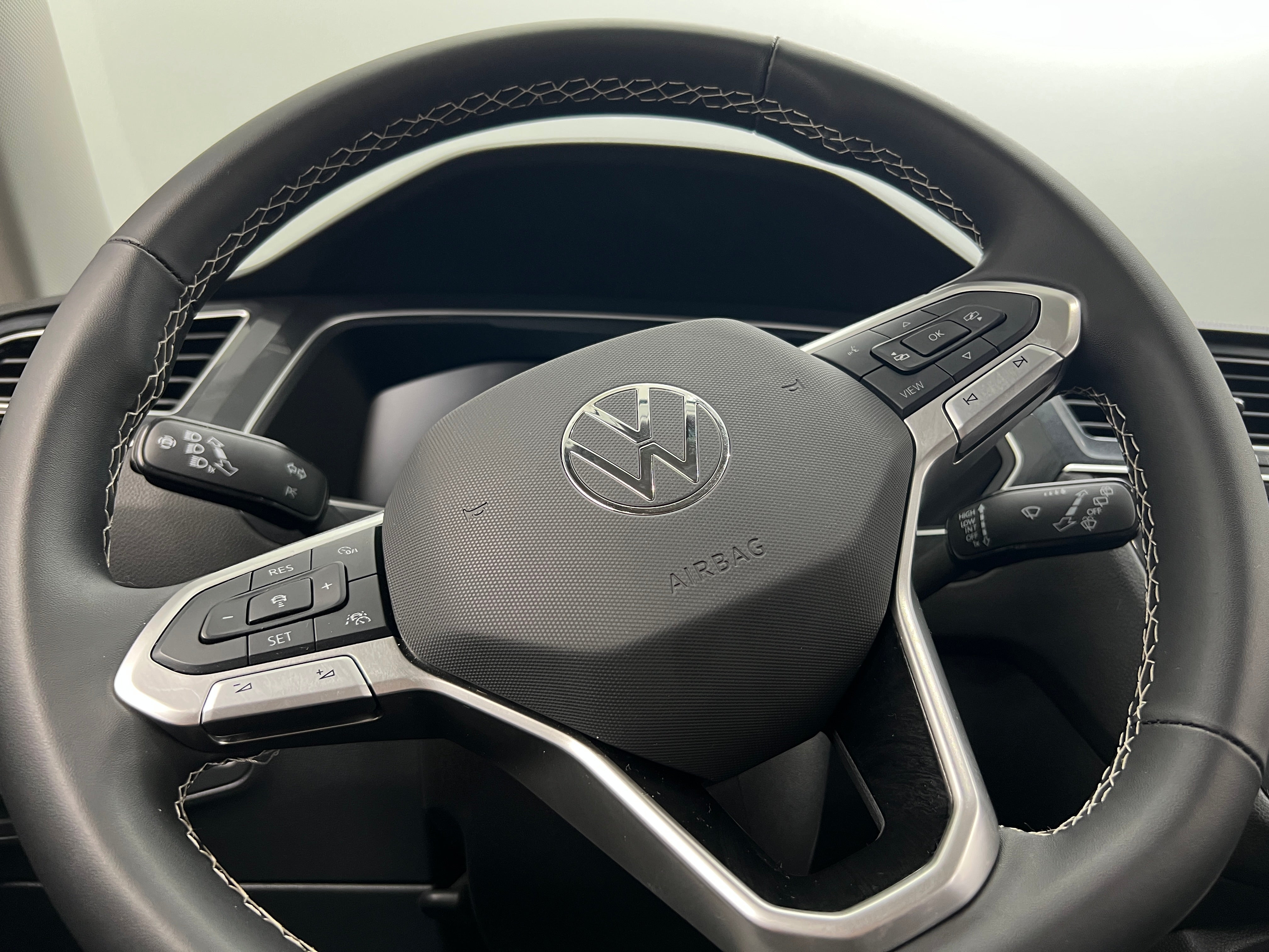 2024 Volkswagen Tiguan SE 4