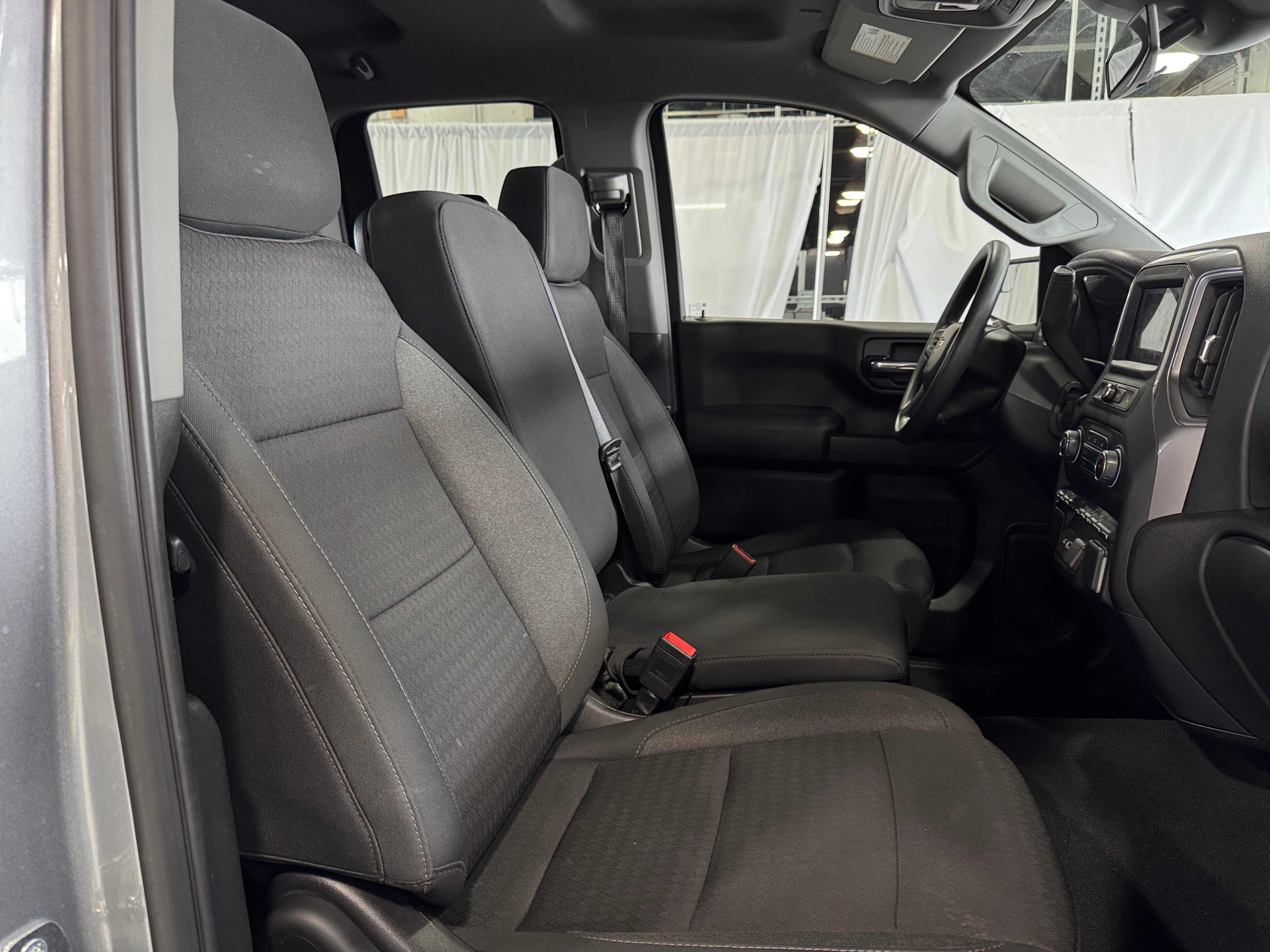 2023 Chevrolet Silverado 1500 Custom 2
