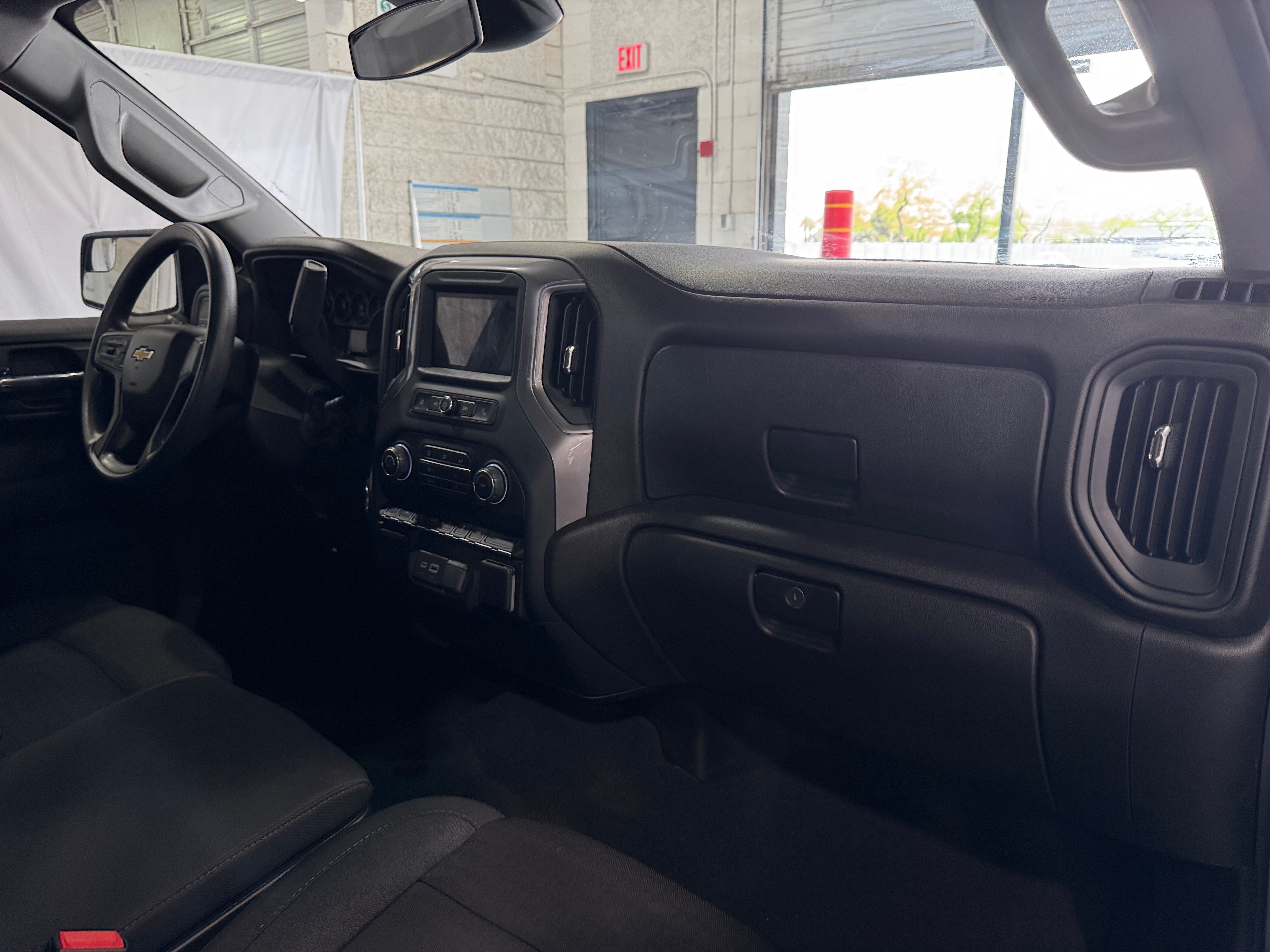 2023 Chevrolet Silverado 1500 Custom 3