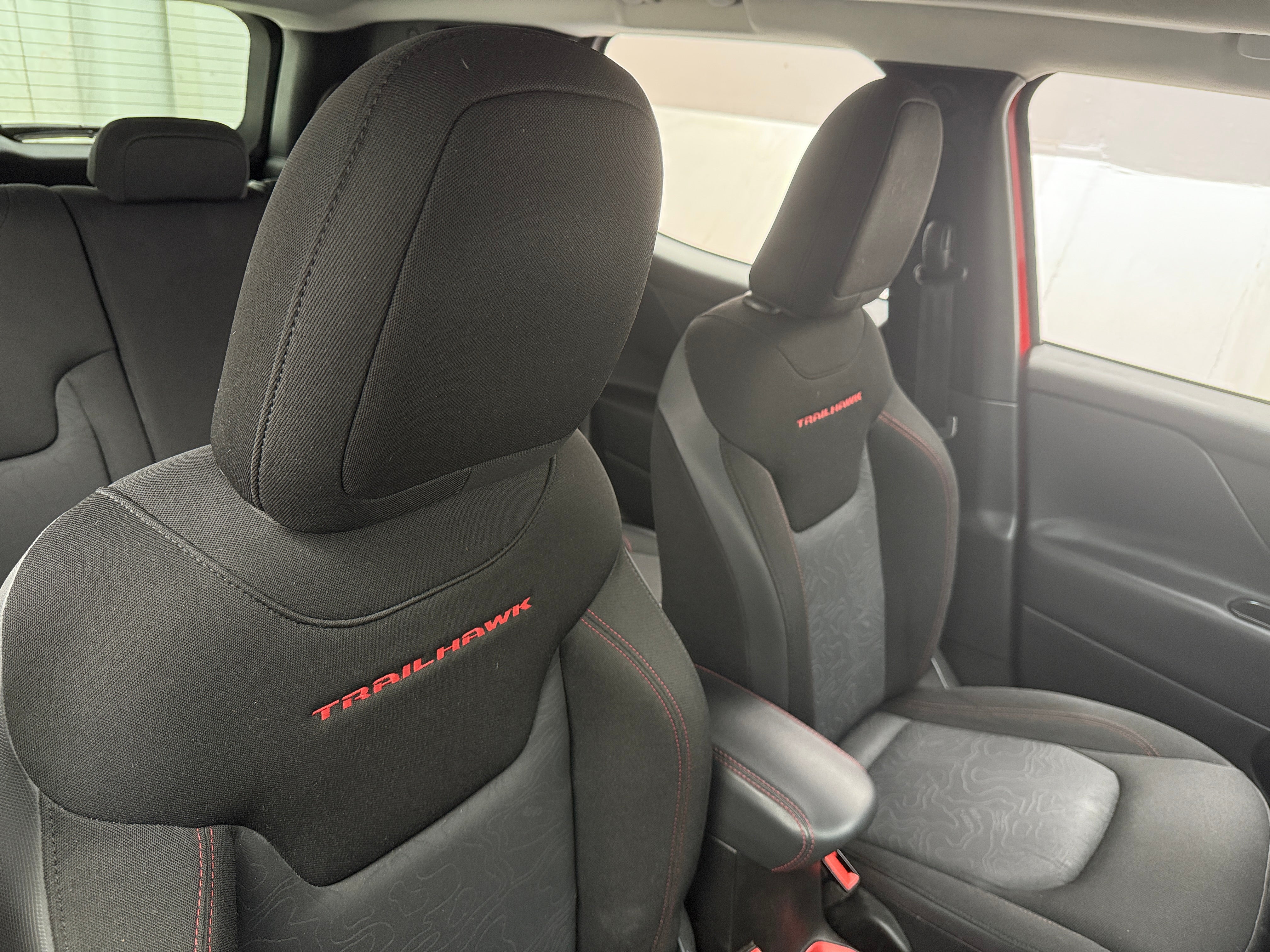 2016 Jeep Renegade Trailhawk 2