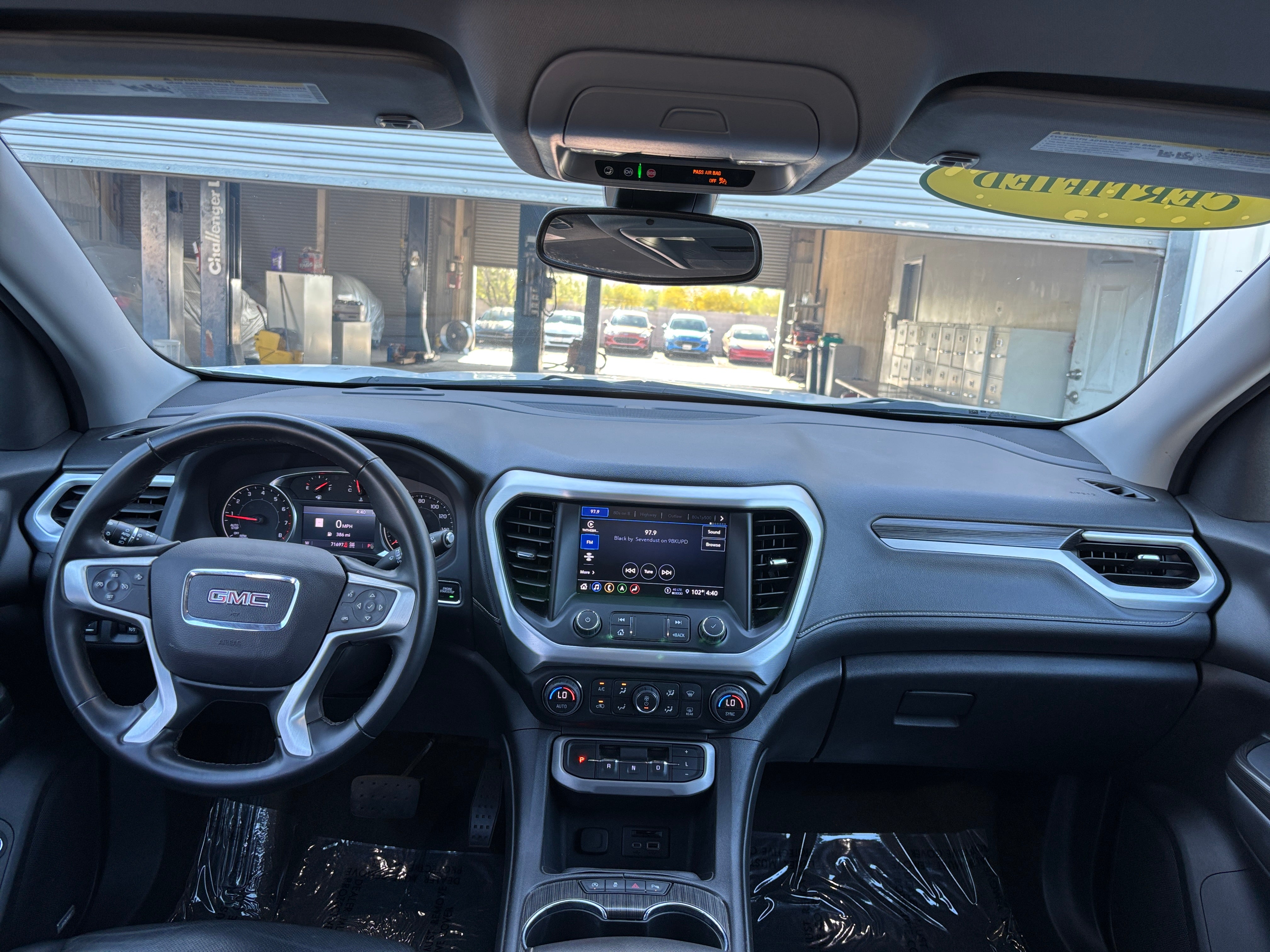 2023 GMC Acadia SLT 3