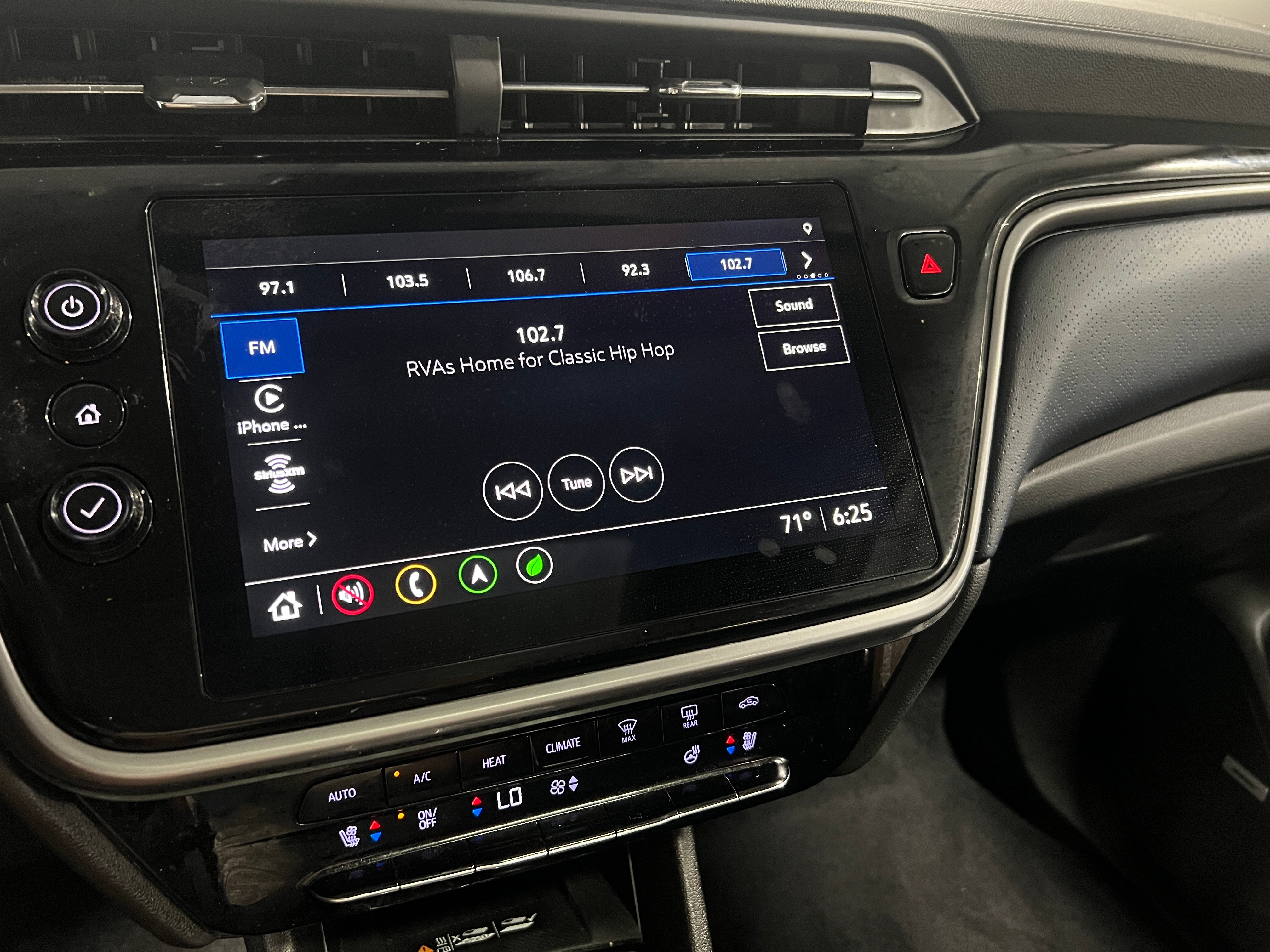 2023 Chevrolet Bolt EUV Premier 3