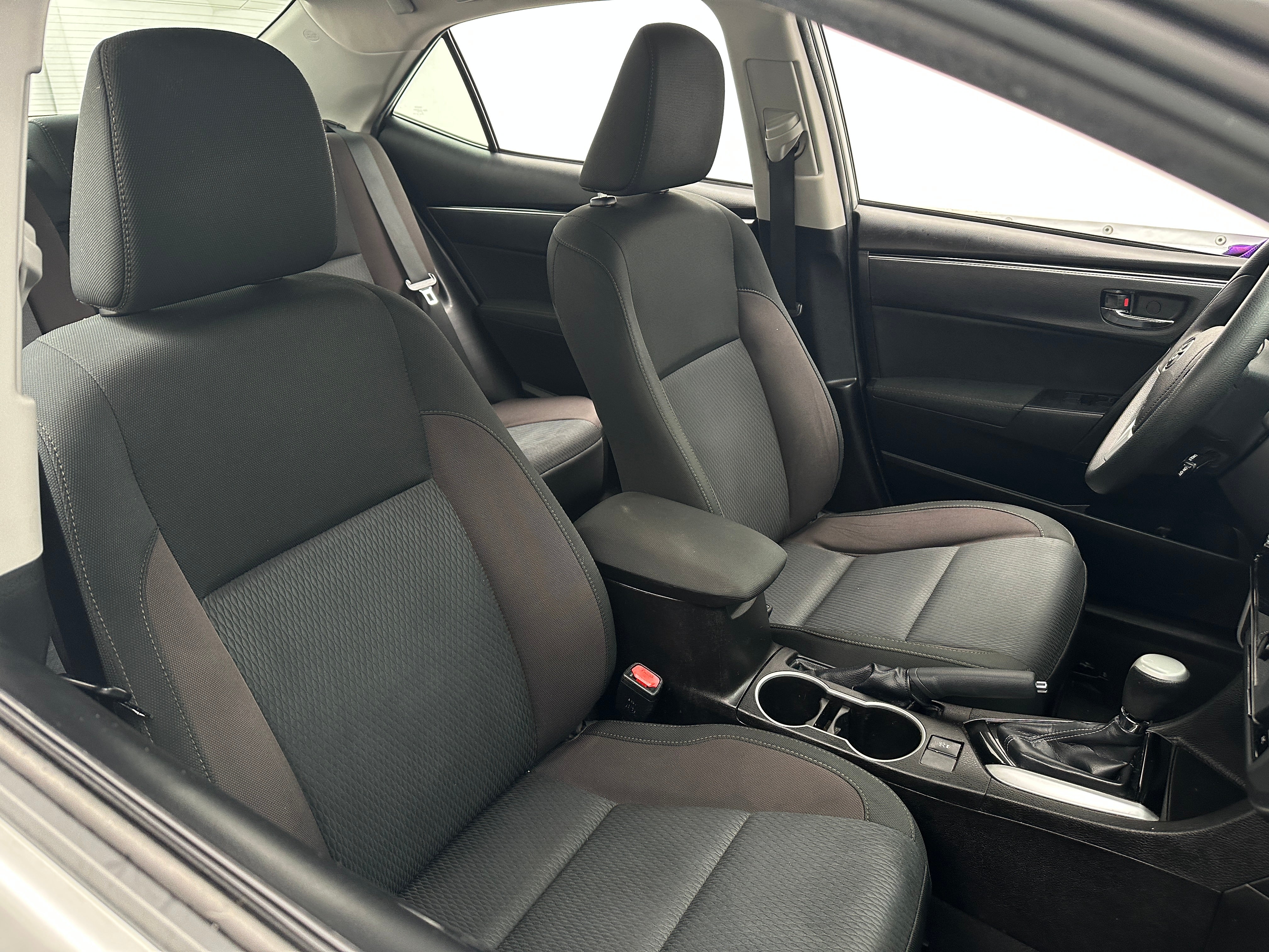 2019 Toyota Corolla LE 2