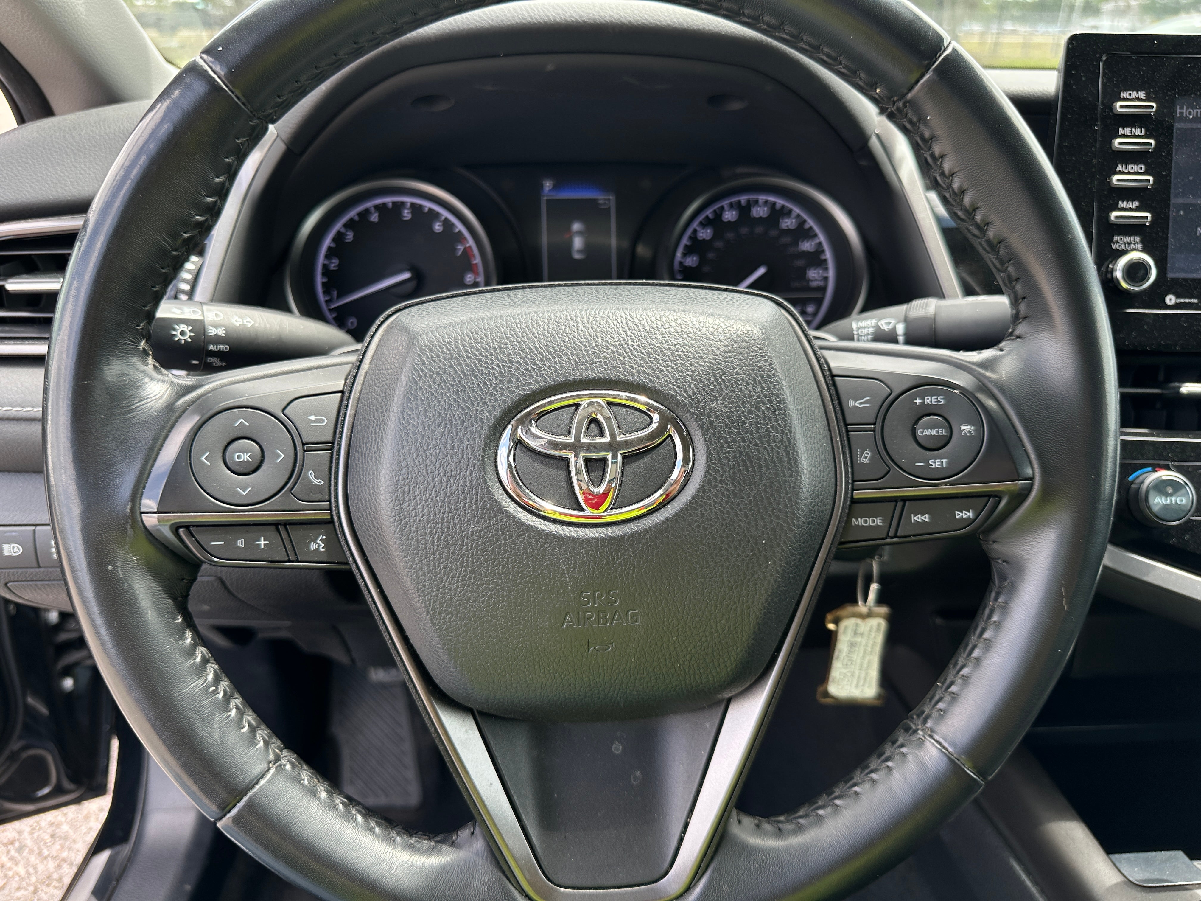 2022 Toyota Camry SE 4