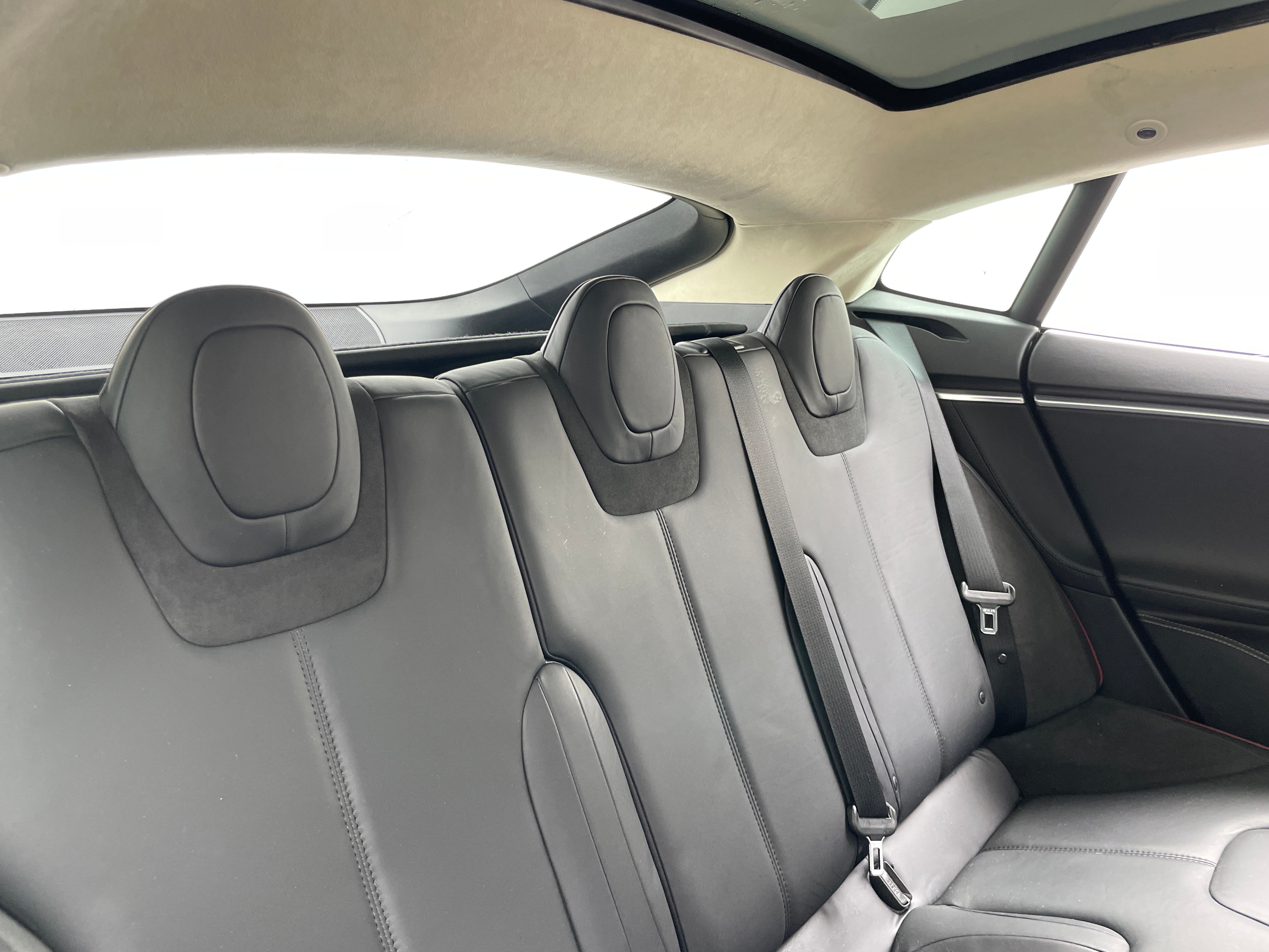 2014 Tesla Model S 85D 5