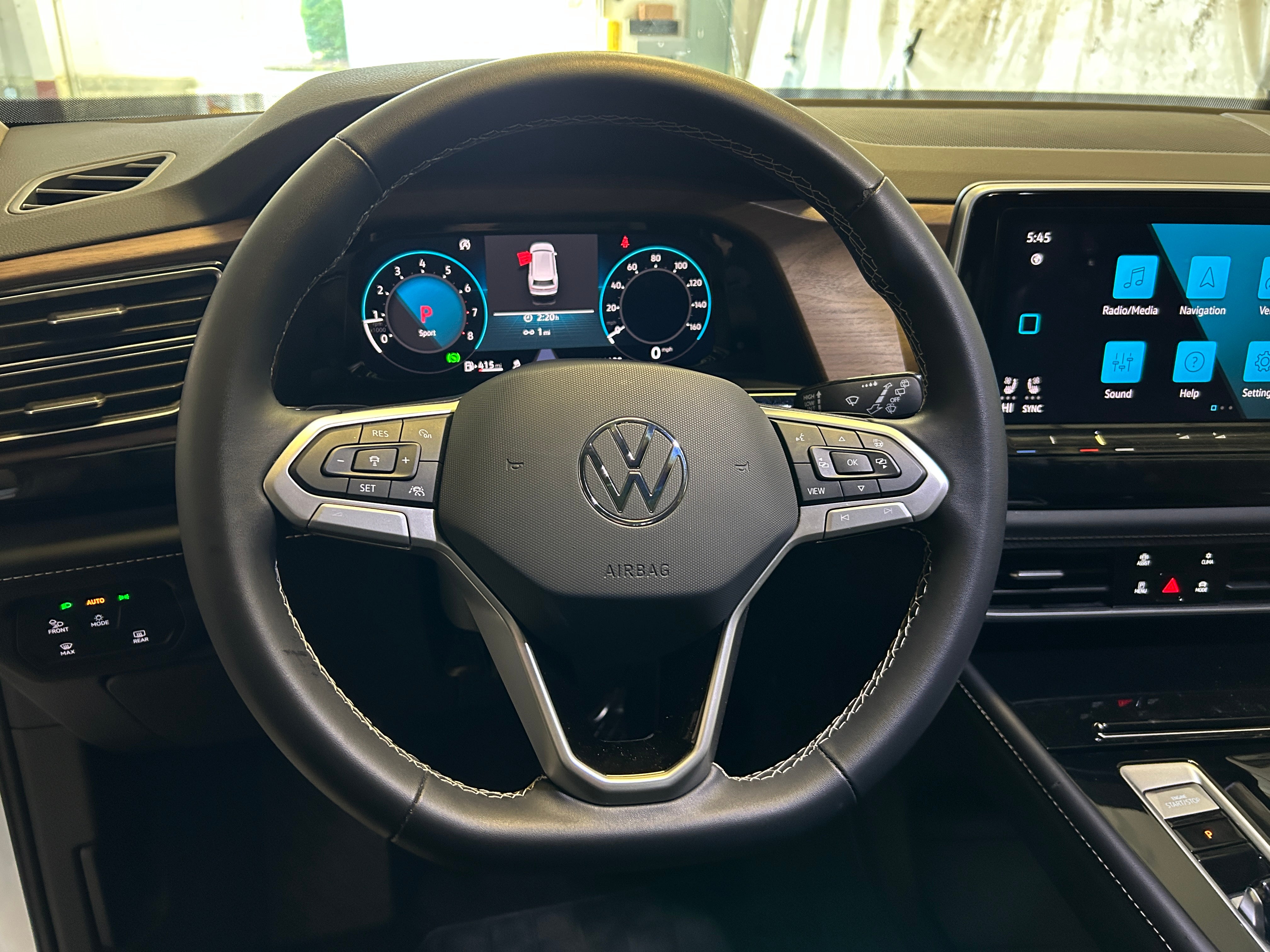 2024 Volkswagen Atlas SE 4