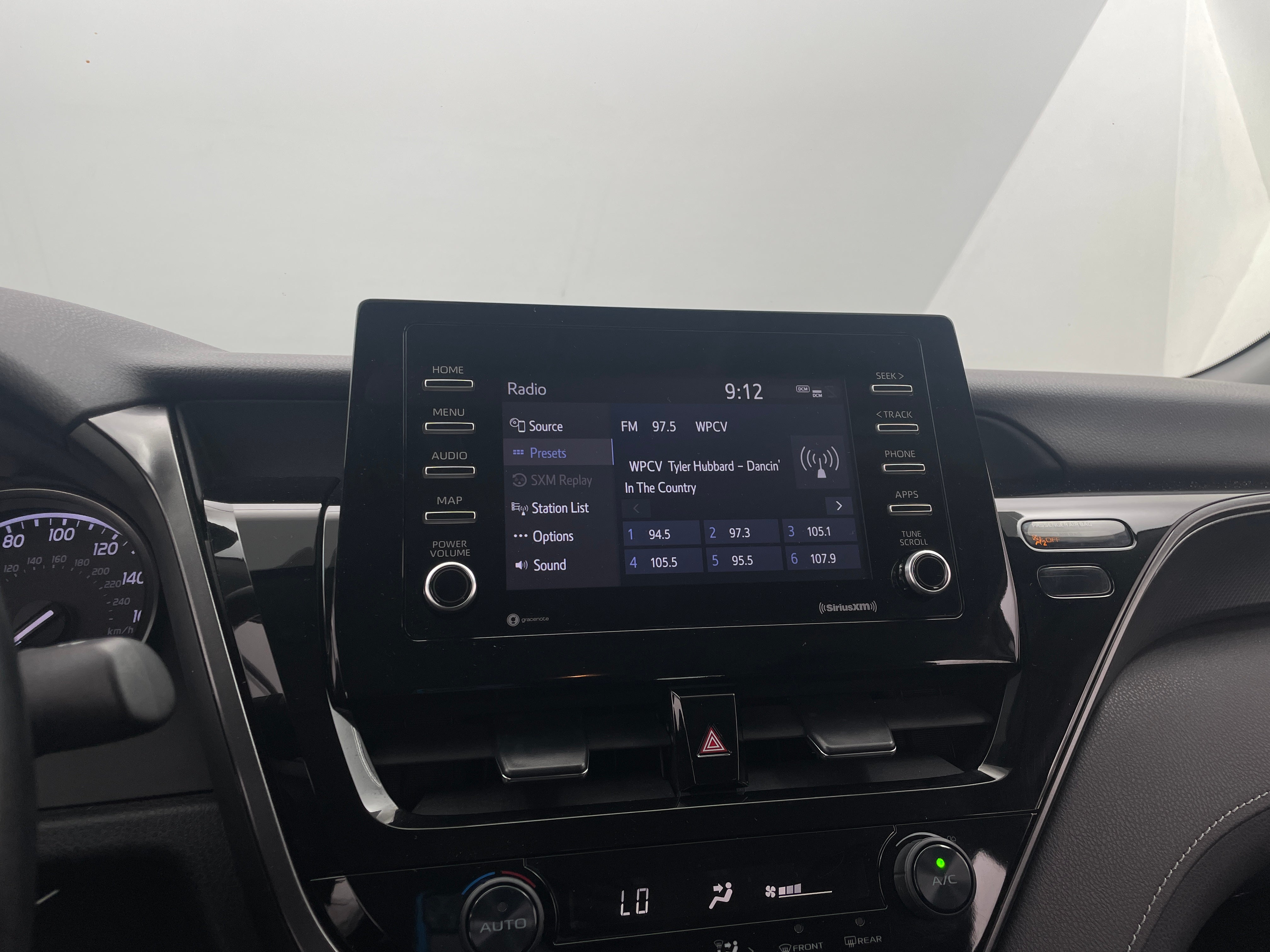 2021 Toyota Camry SE 3