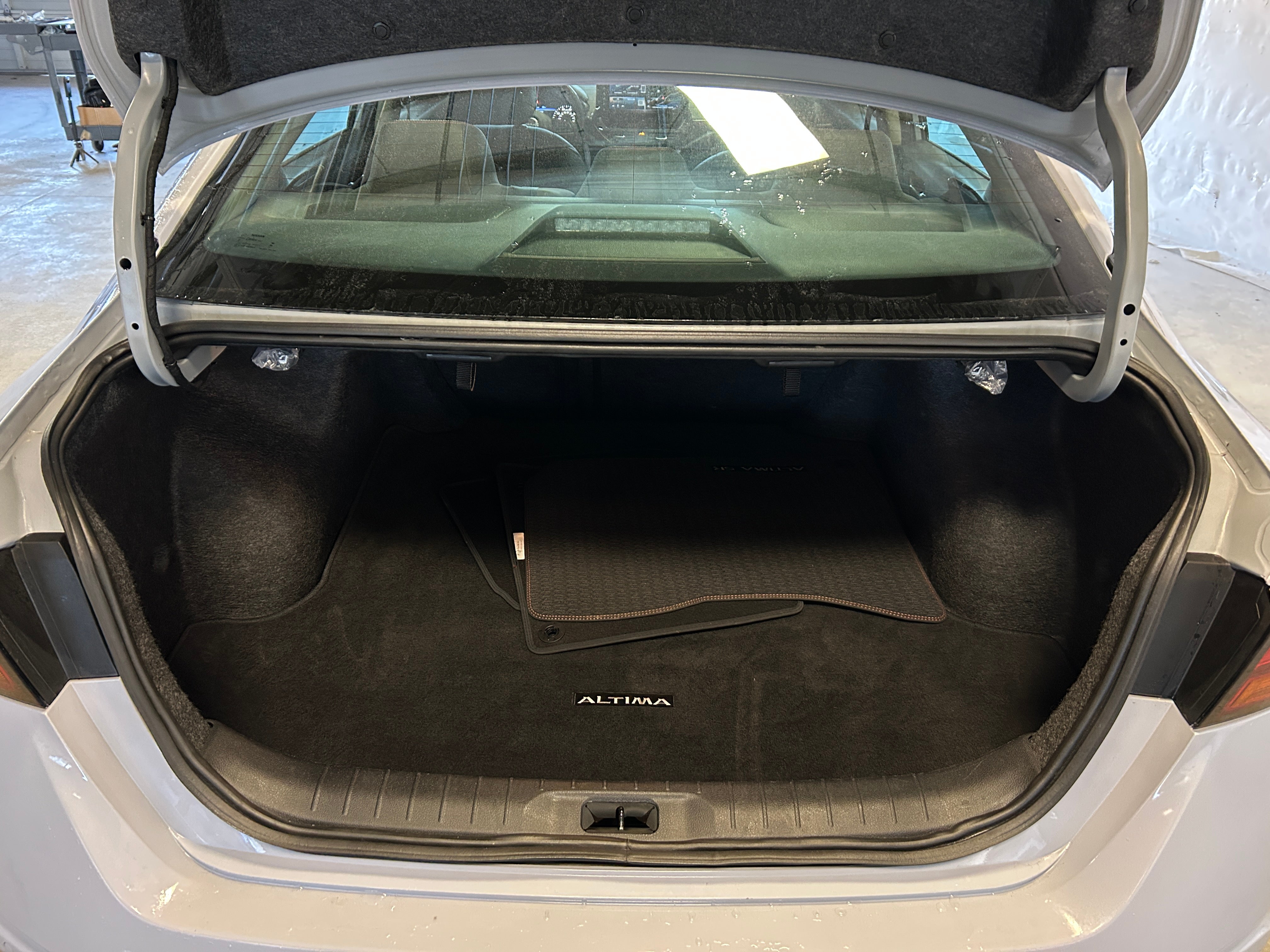 2024 Nissan Altima SR 6