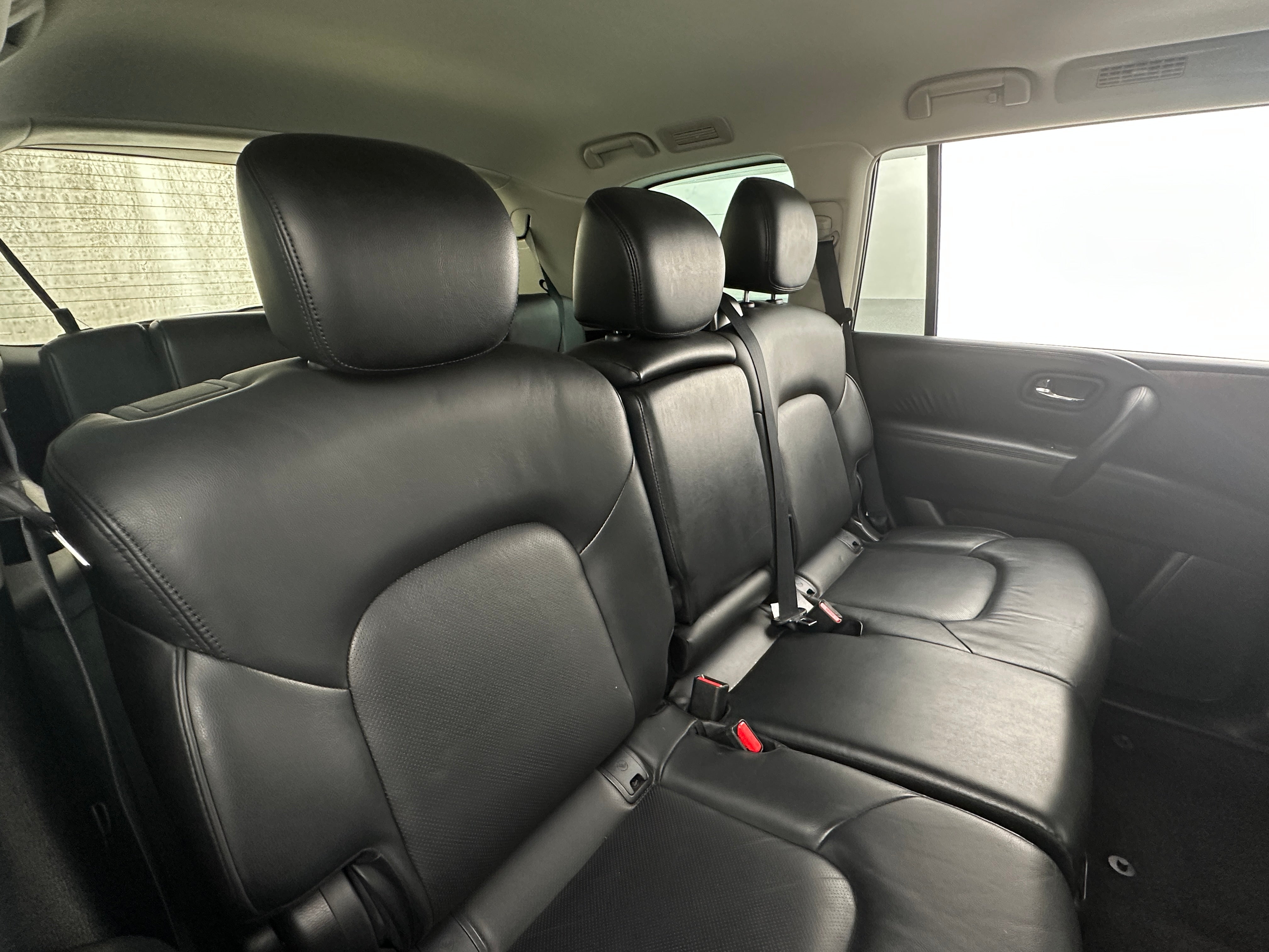 2023 Nissan Armada SL 5