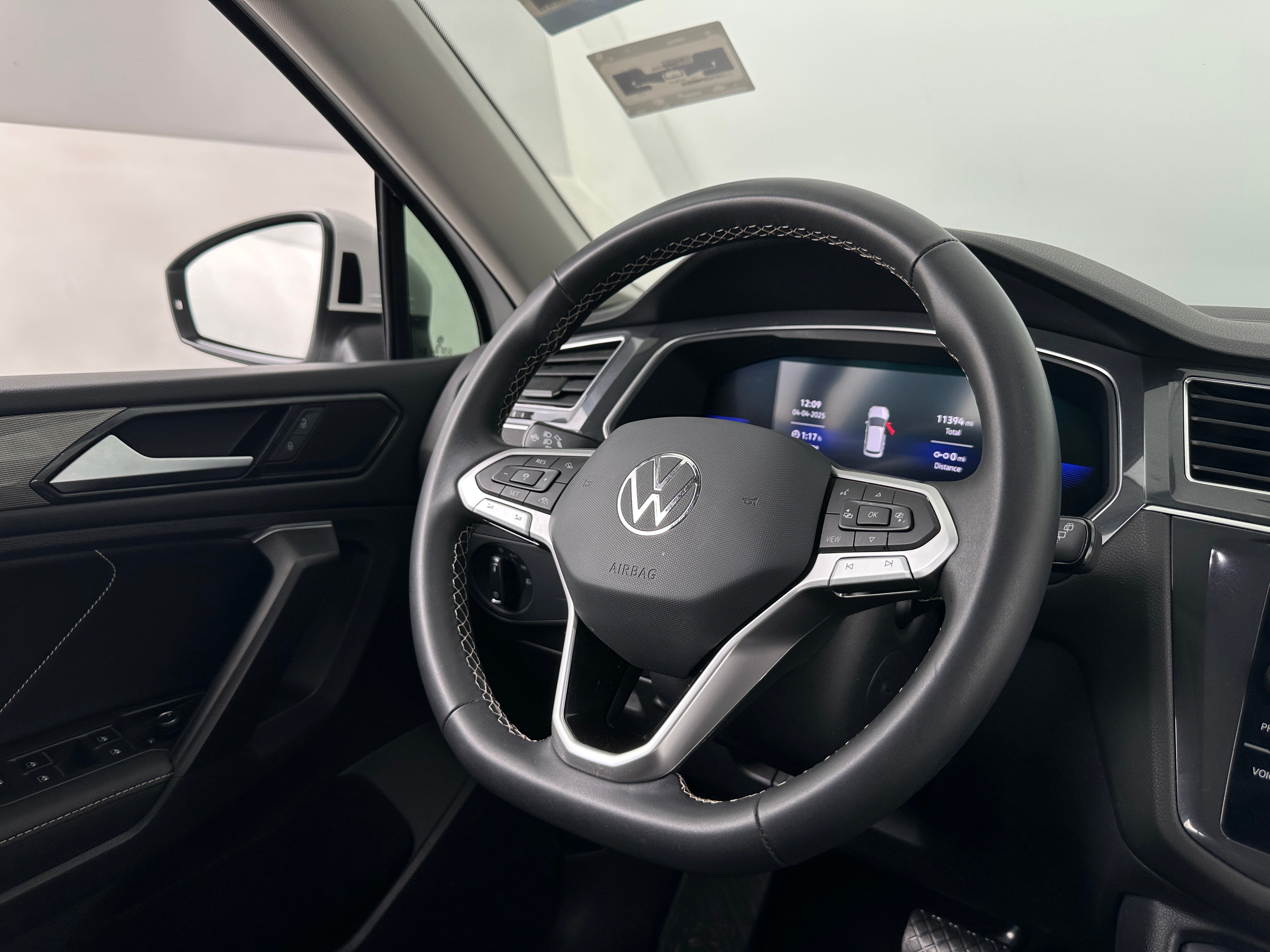 2023 Volkswagen Tiguan SE 5