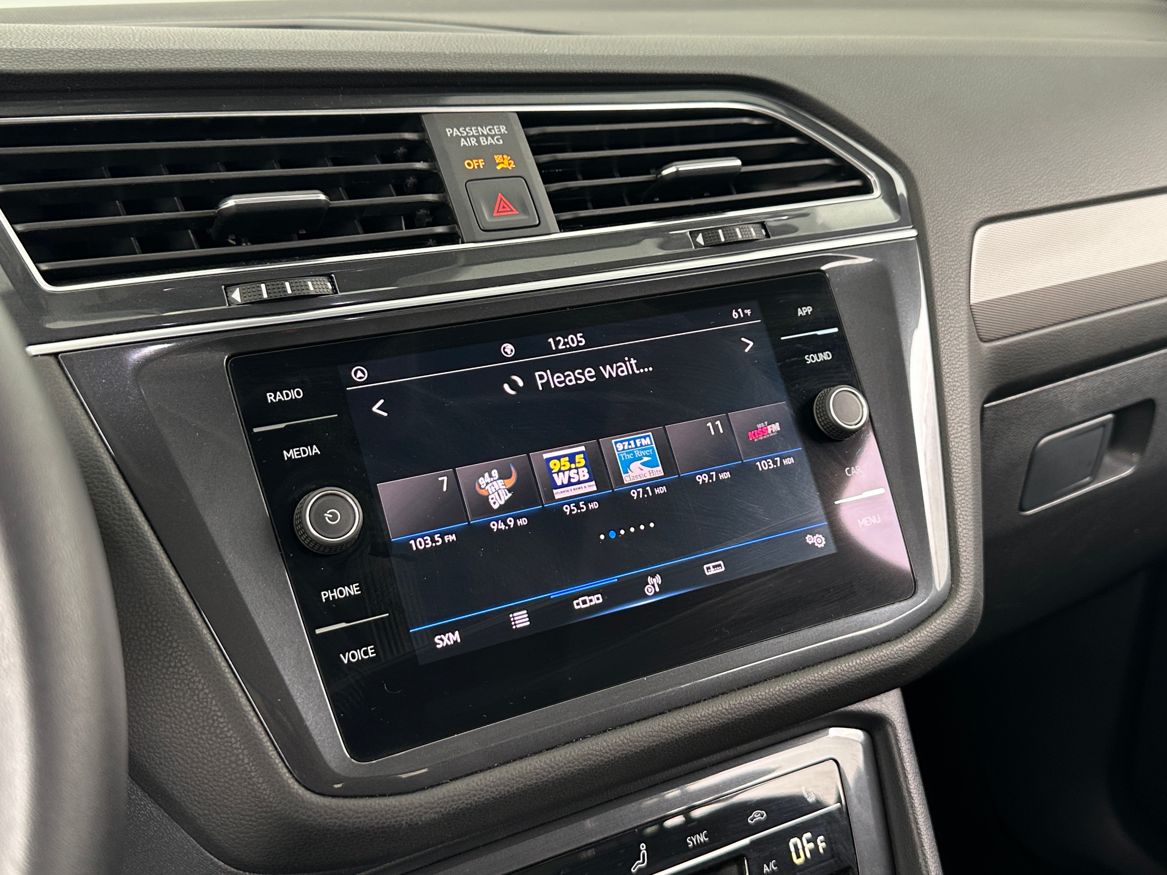 2023 Volkswagen Tiguan SE 4