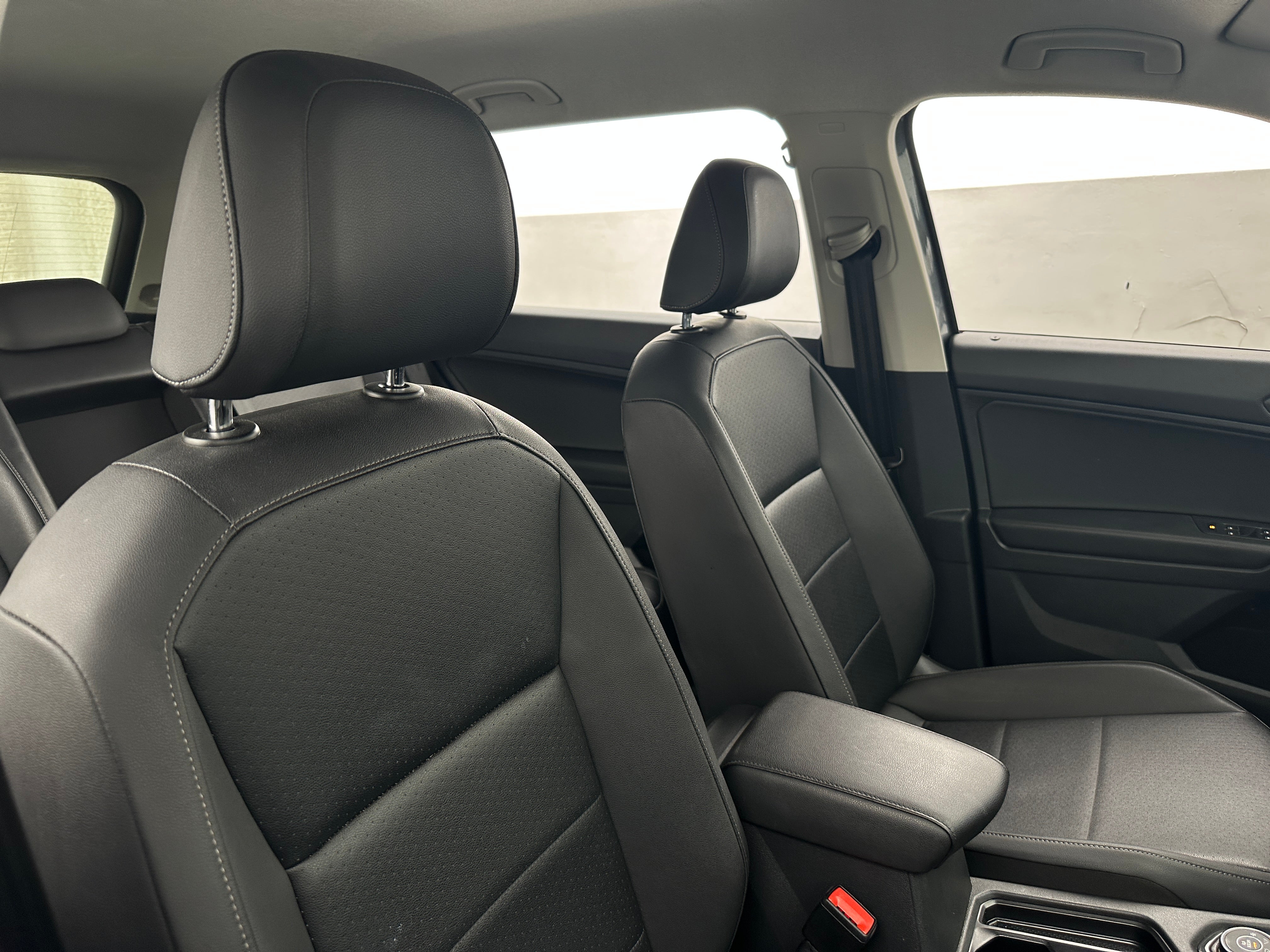 2020 Volkswagen Tiguan SE 2