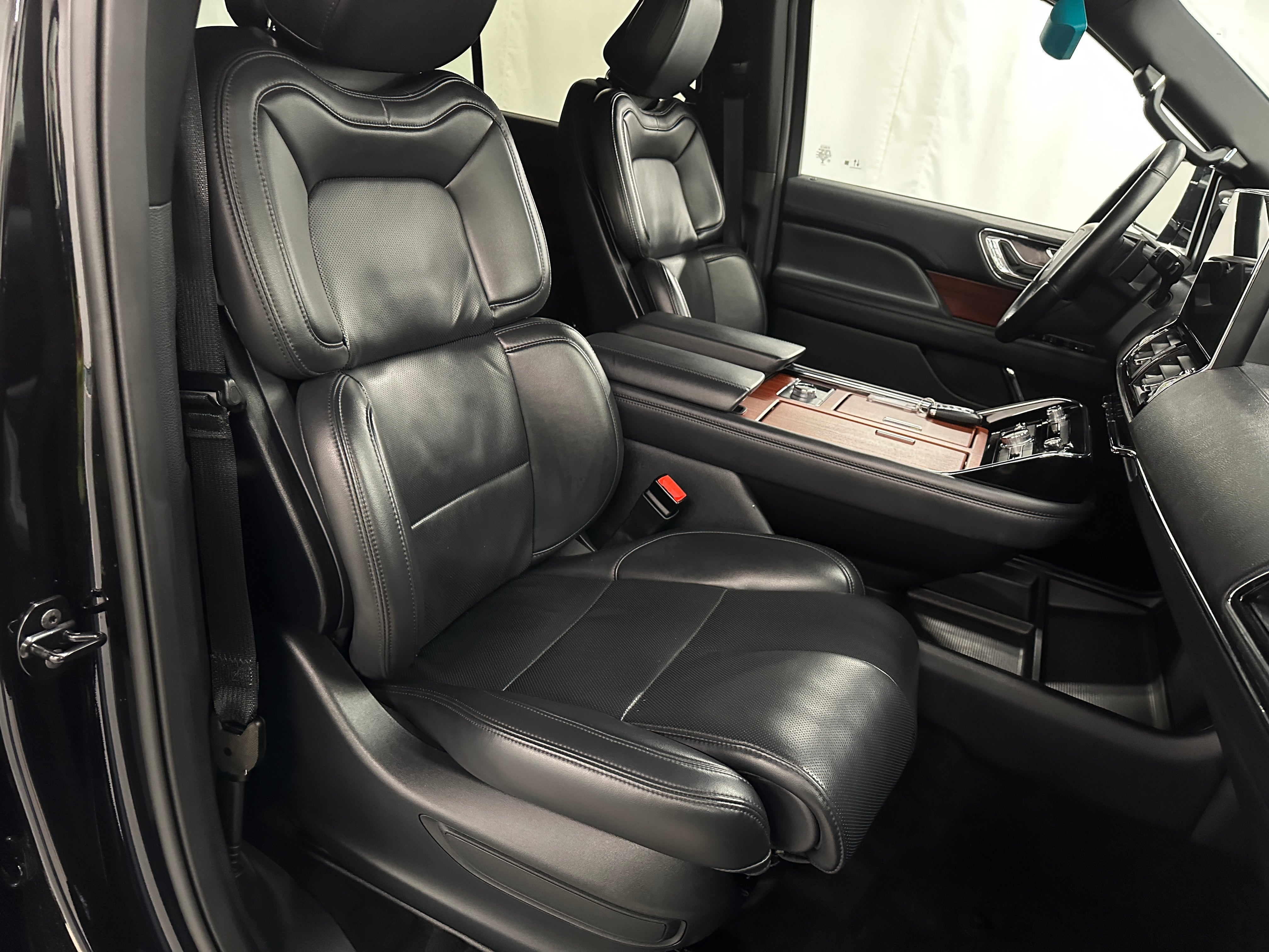 2024 Lincoln Navigator L Premiere 2