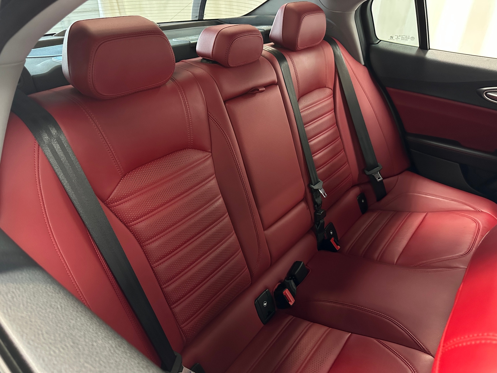 Thumbnail: 2019 Alfa Romeo Giulia - 5