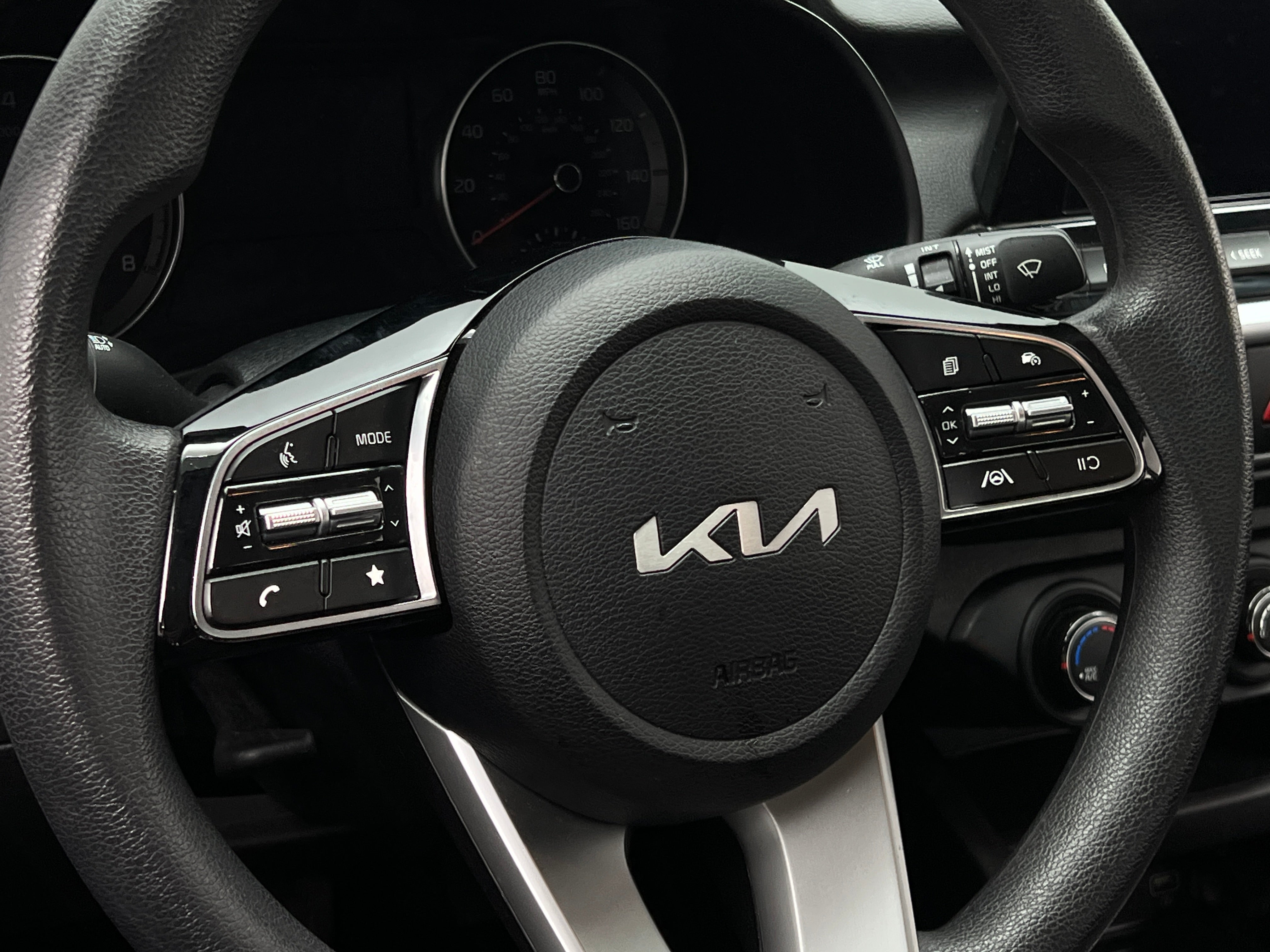 2024 Kia Forte LXS 5