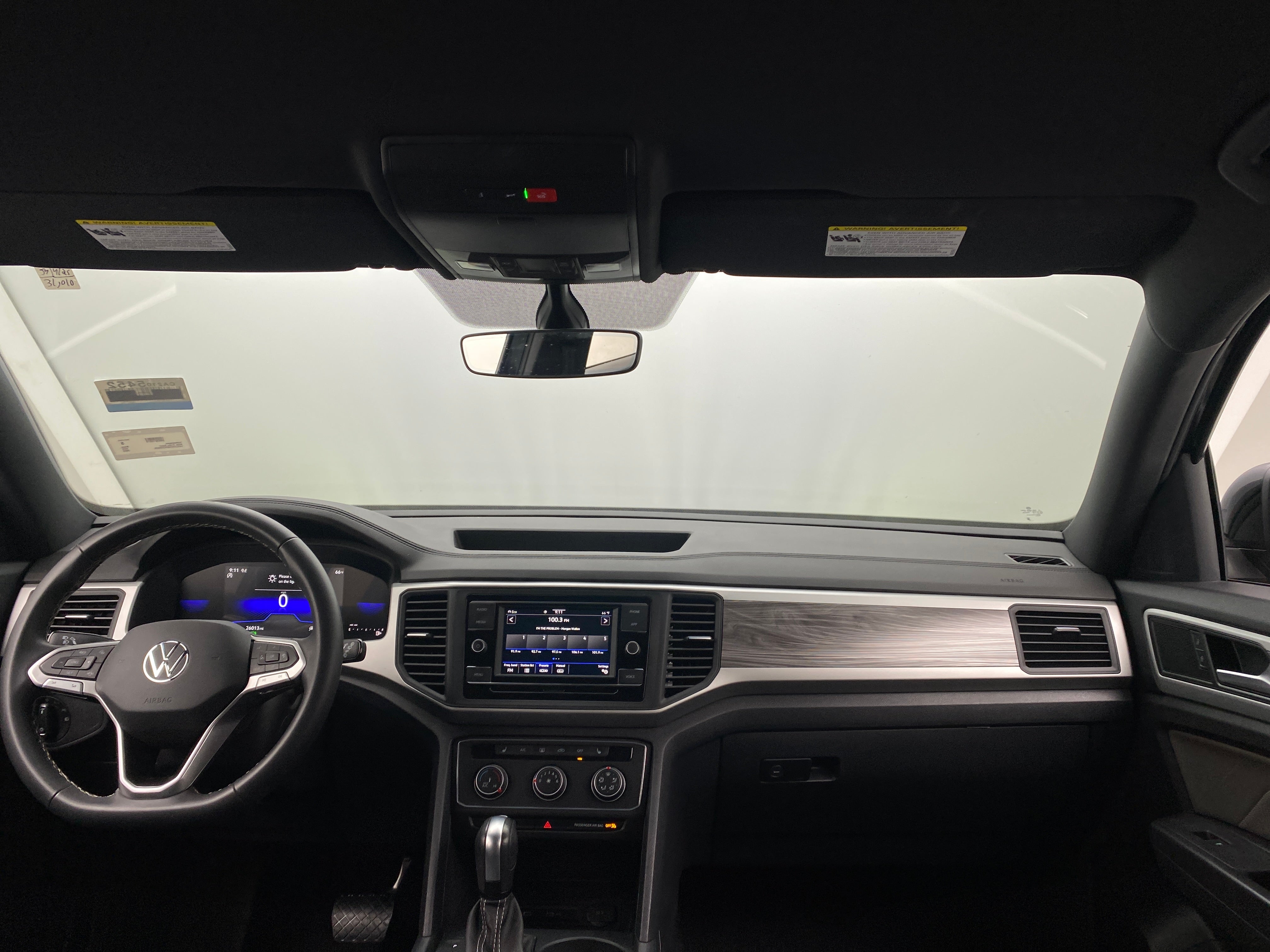 2023 Volkswagen Atlas SE 2