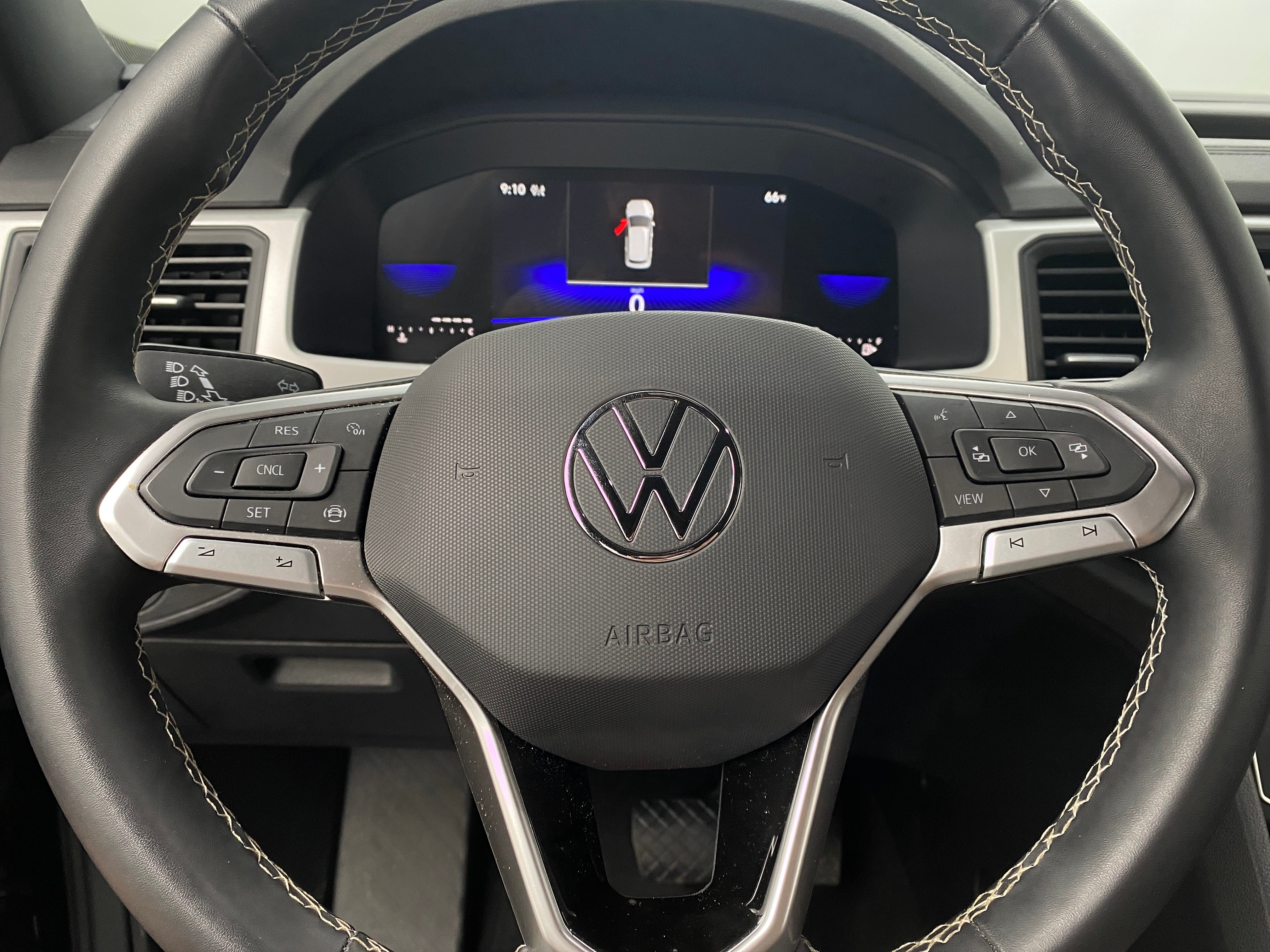 2023 Volkswagen Atlas SE 4