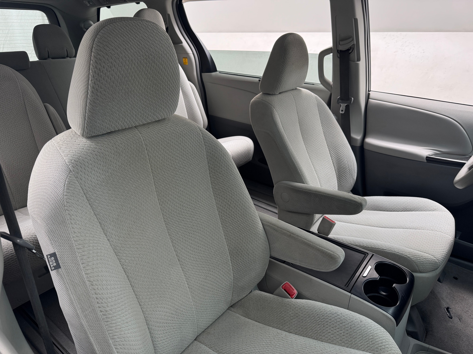 Thumbnail: 2011 Toyota Sienna - 2