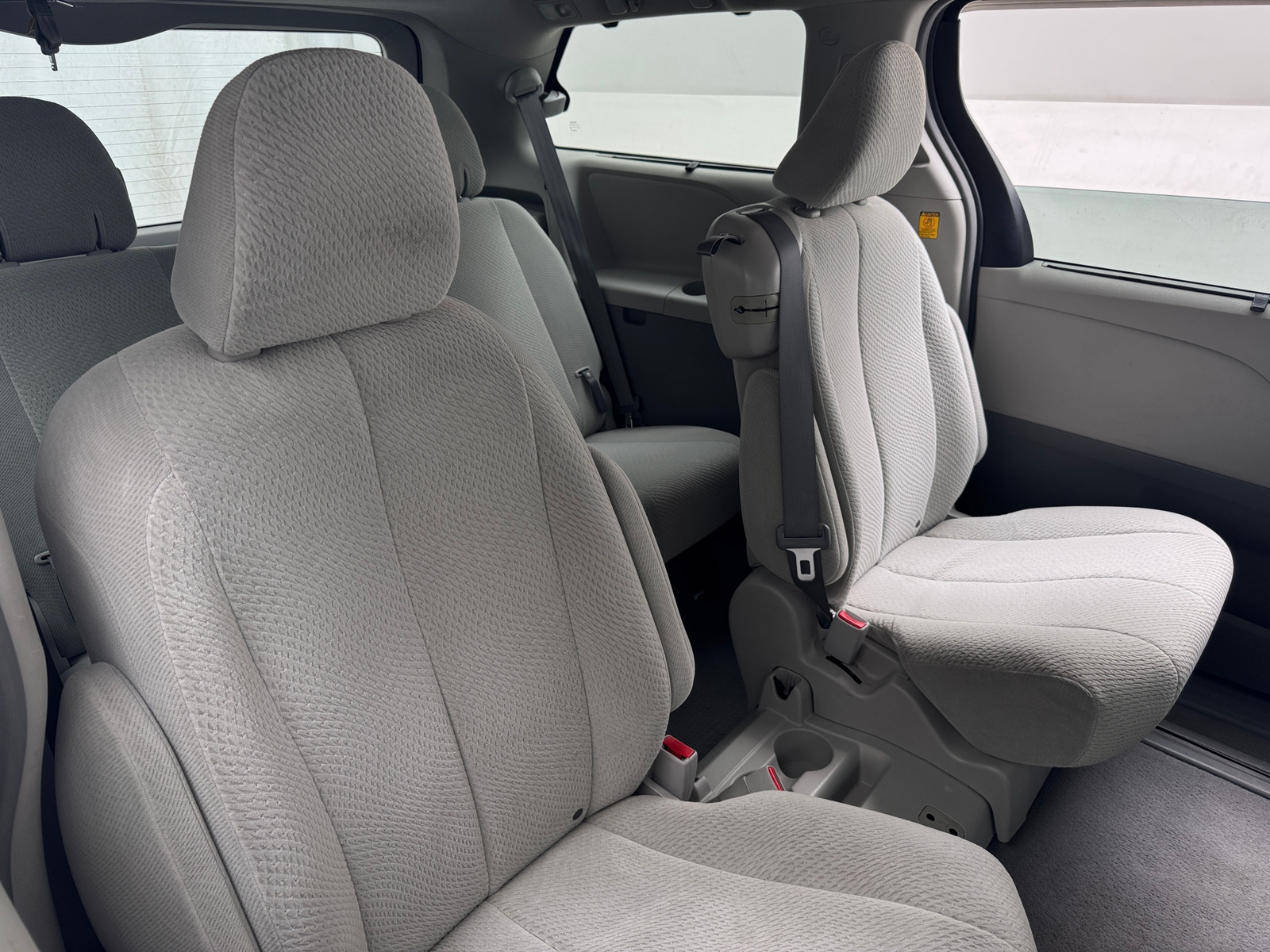 Thumbnail: 2011 Toyota Sienna - 6