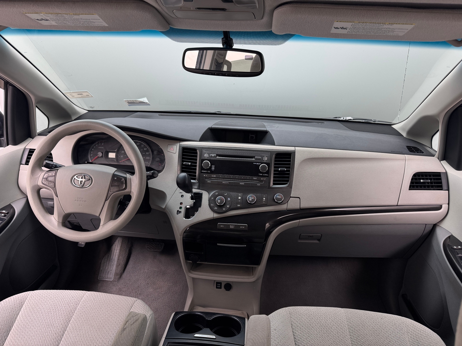 Thumbnail: 2011 Toyota Sienna - 3