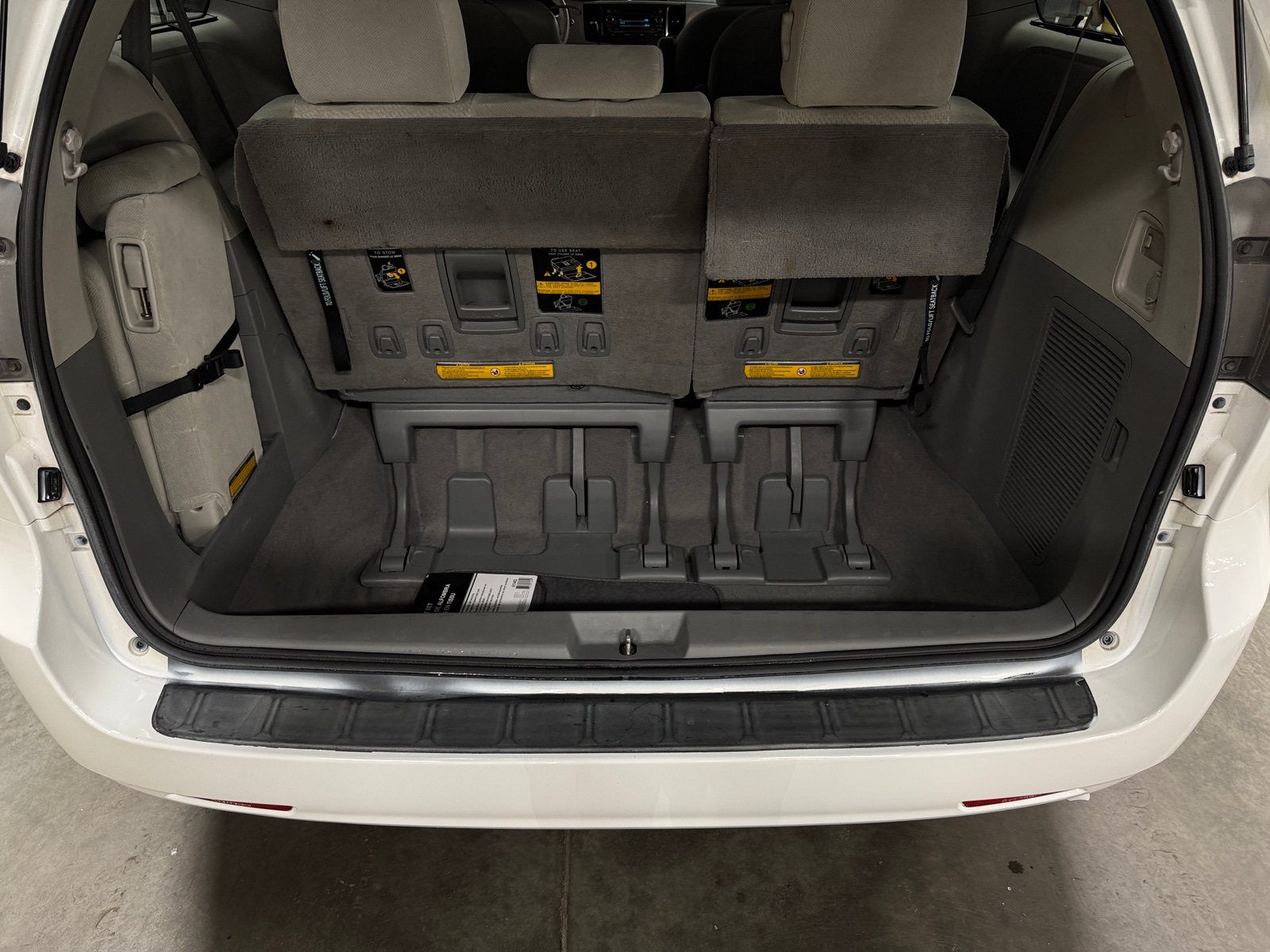 Thumbnail: 2011 Toyota Sienna - 7