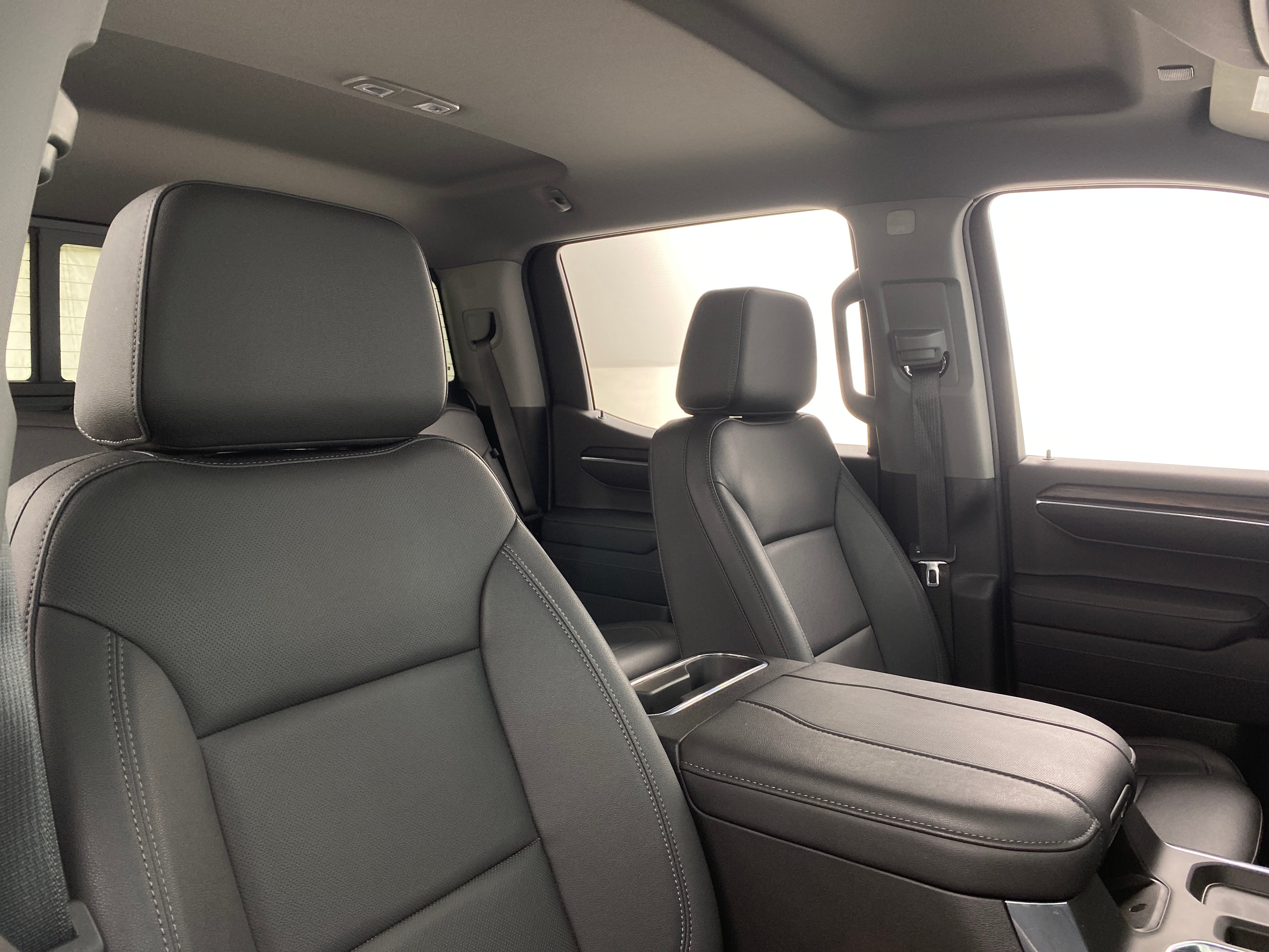 2023 GMC Sierra 1500 SLT 2