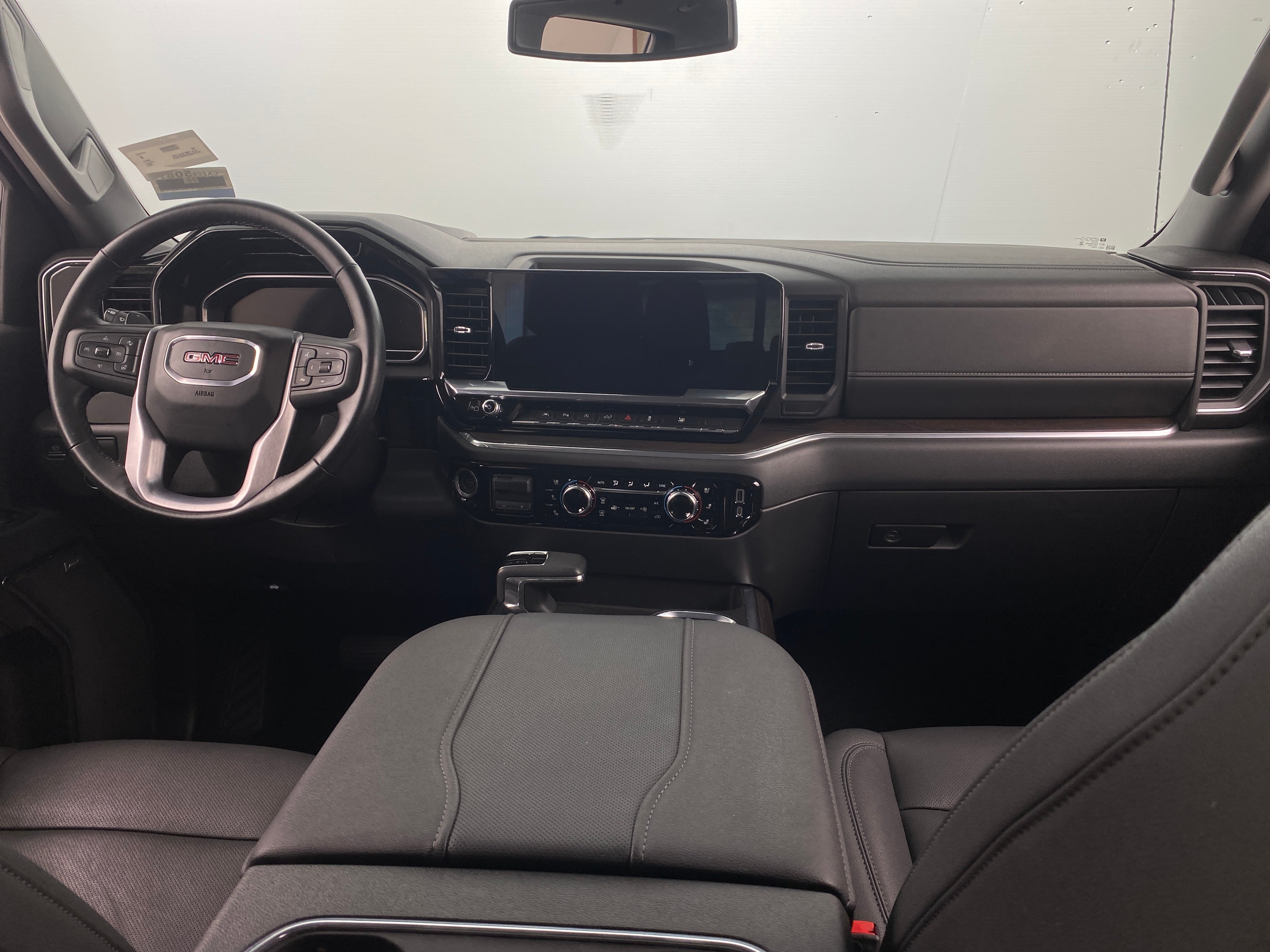 2023 GMC Sierra 1500 SLT 3