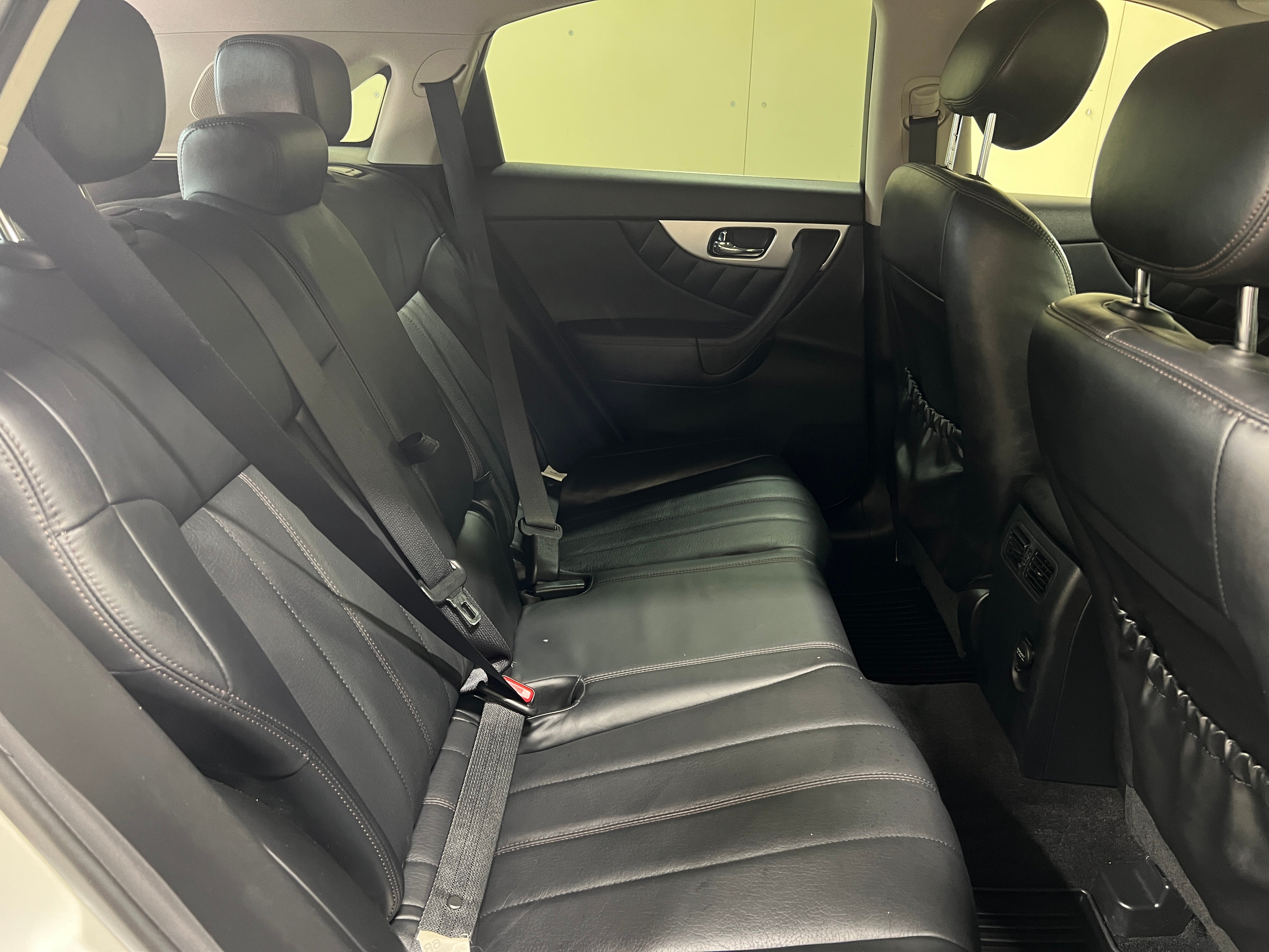 2017 INFINITI QX70  5