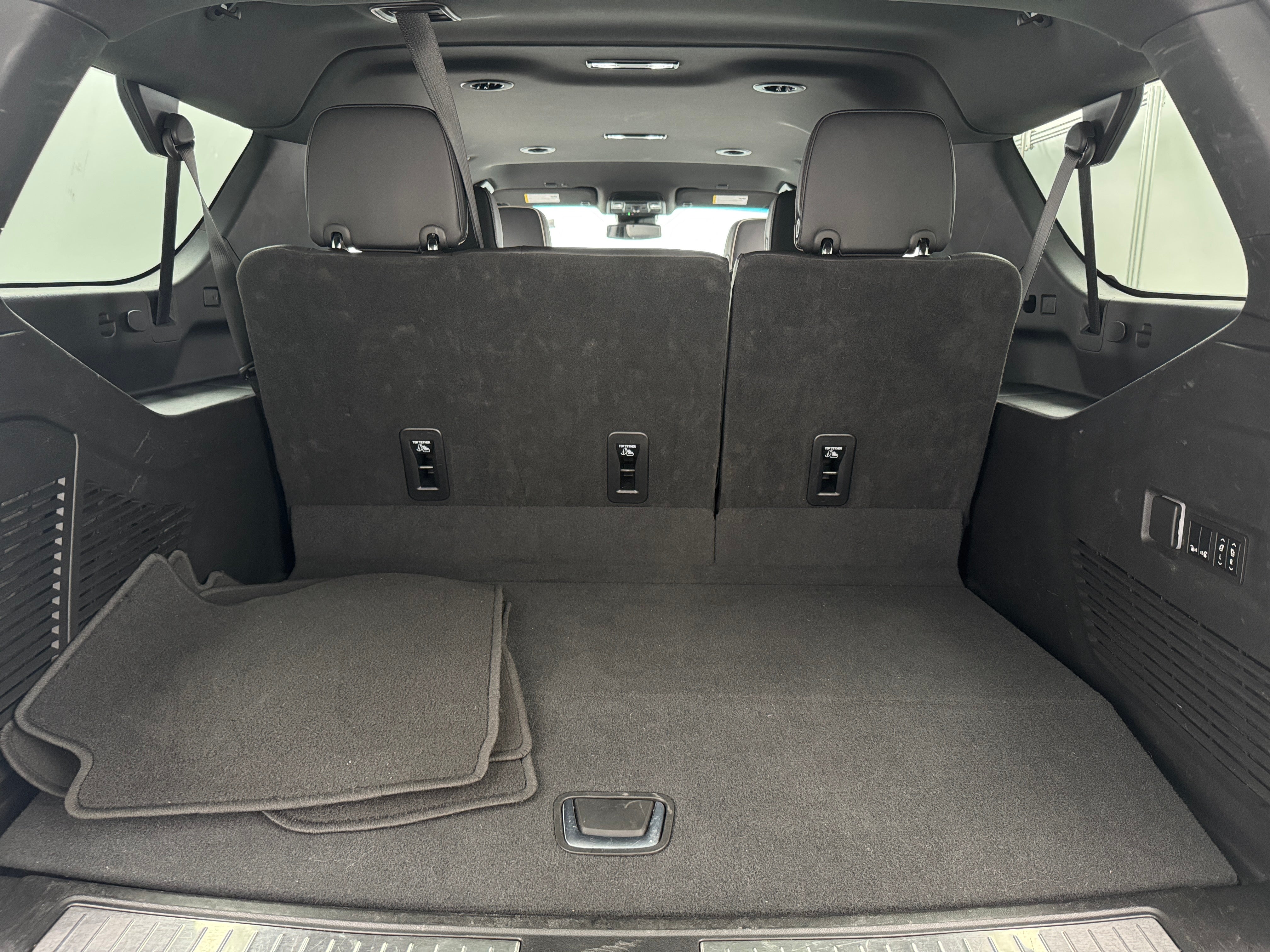 2023 Chevrolet Suburban Premier 6