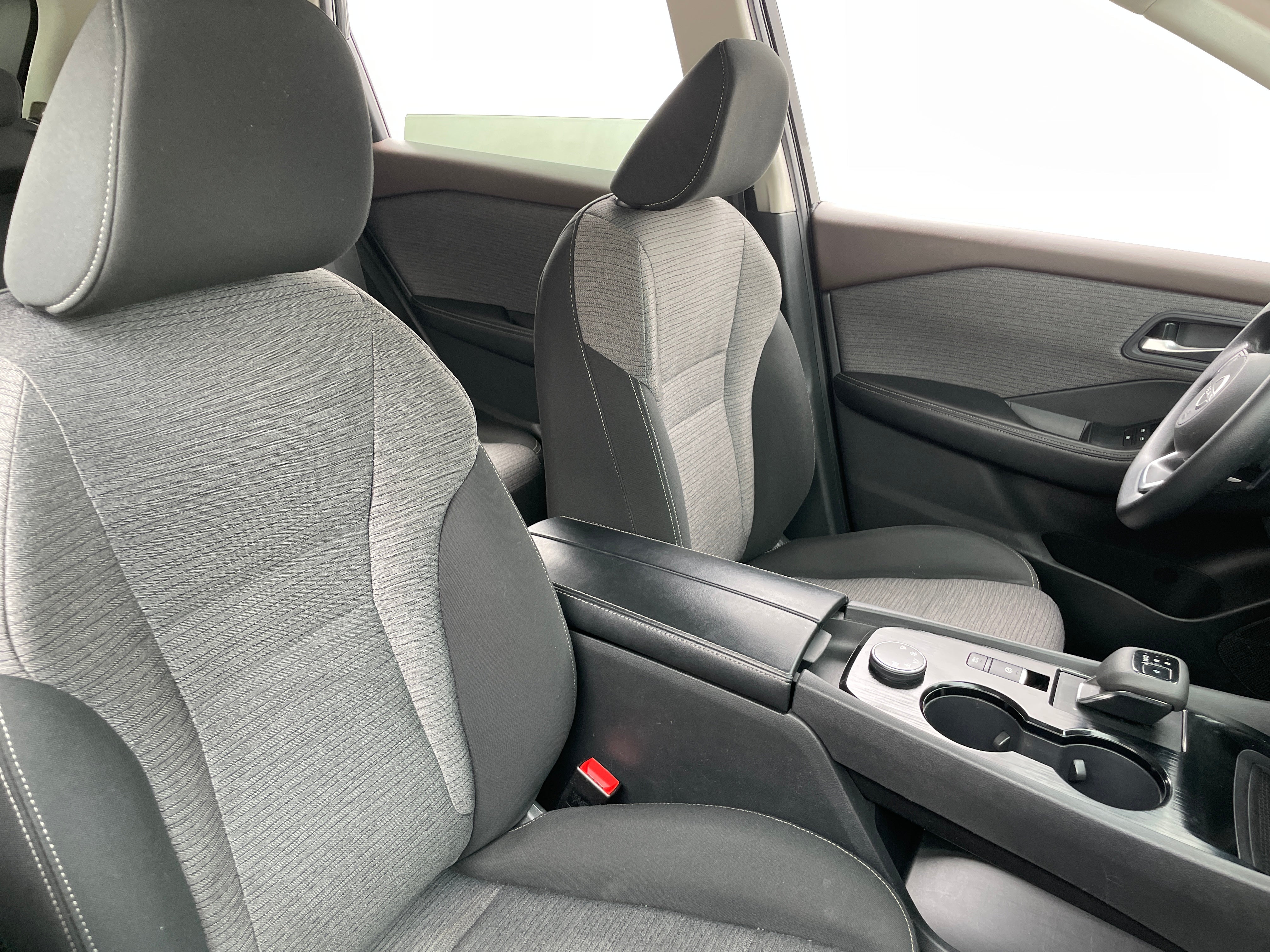 2023 Nissan Rogue SV 2
