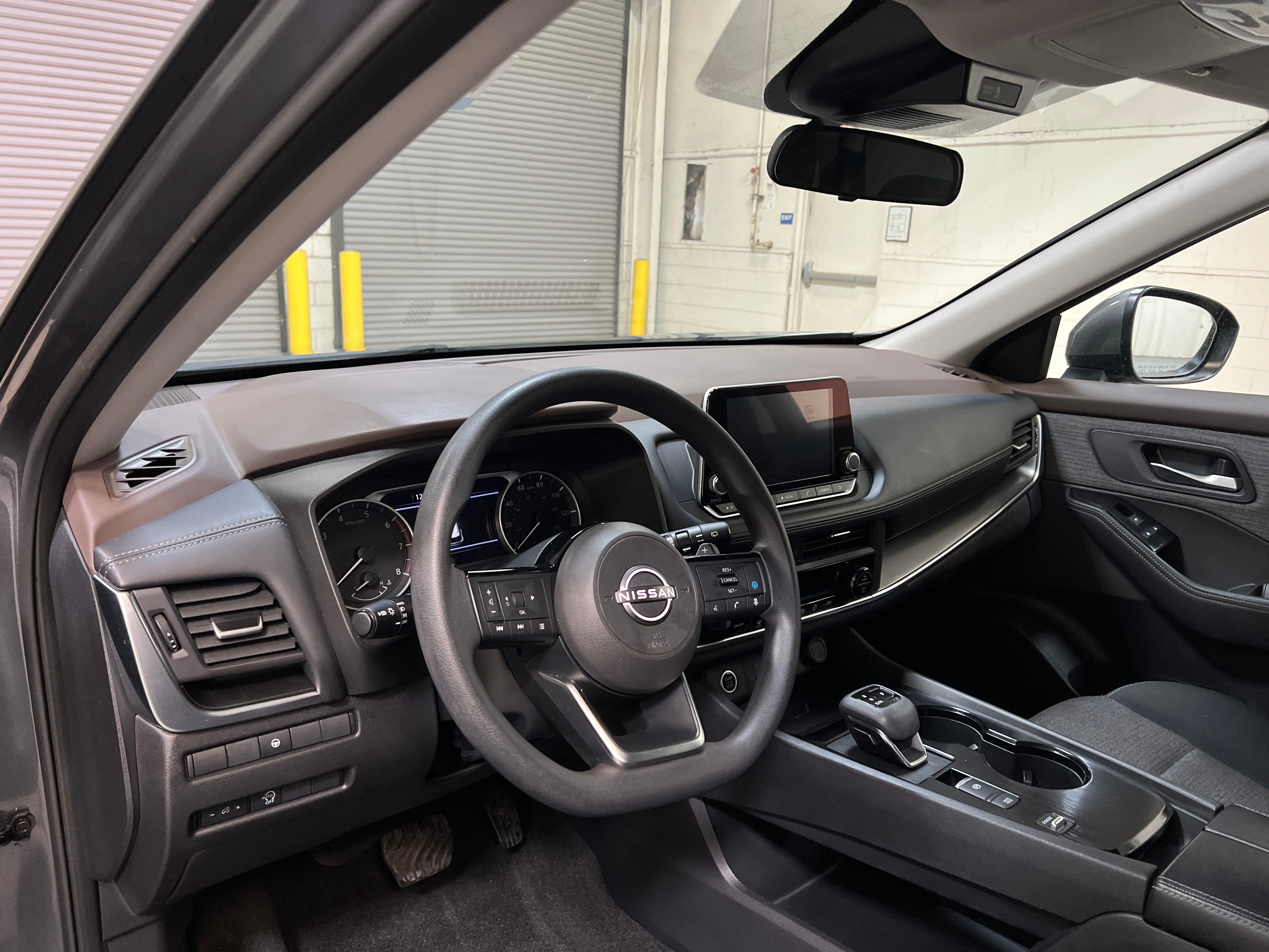 2023 Nissan Rogue SV 3
