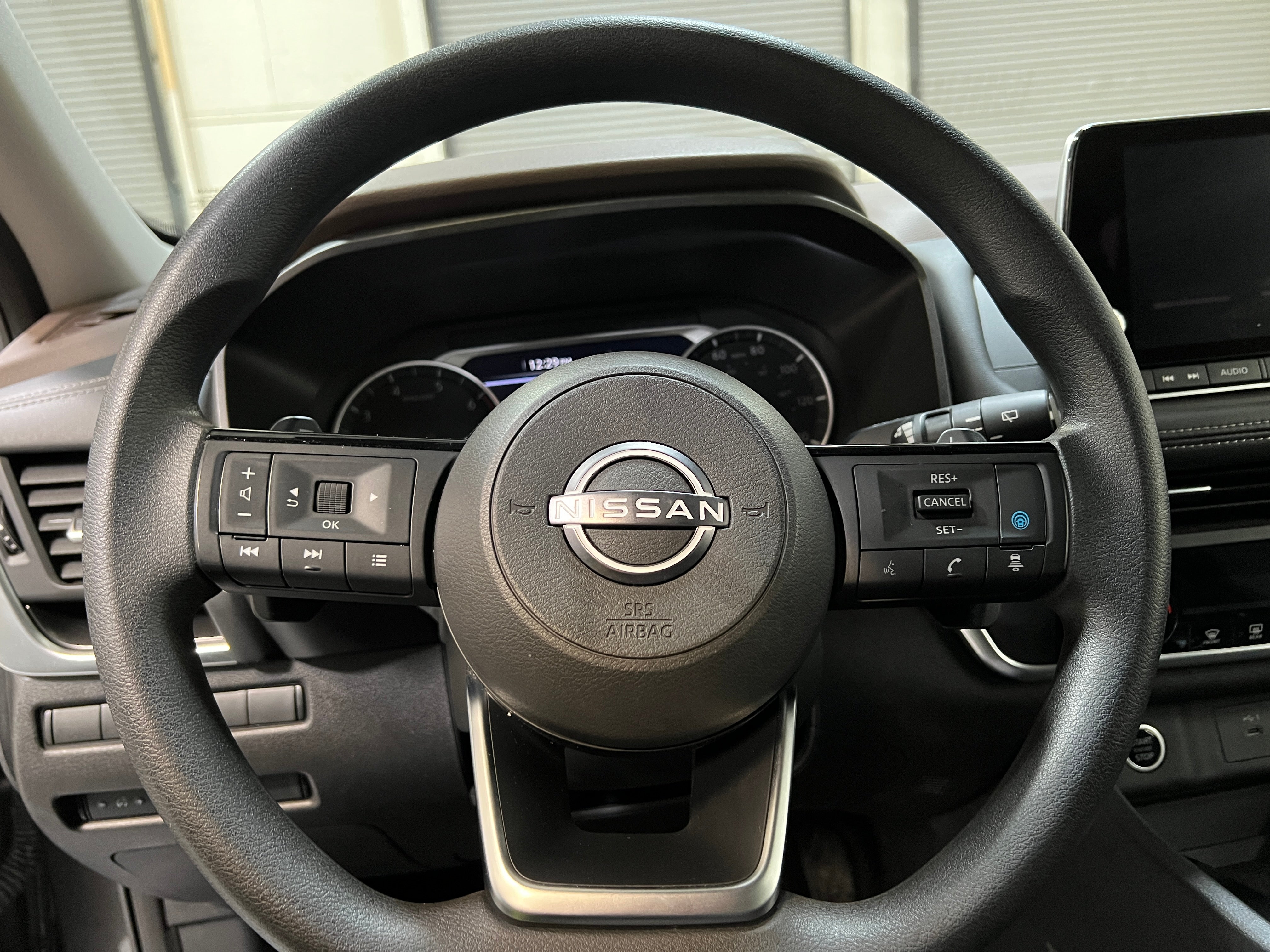 2023 Nissan Rogue SV 5
