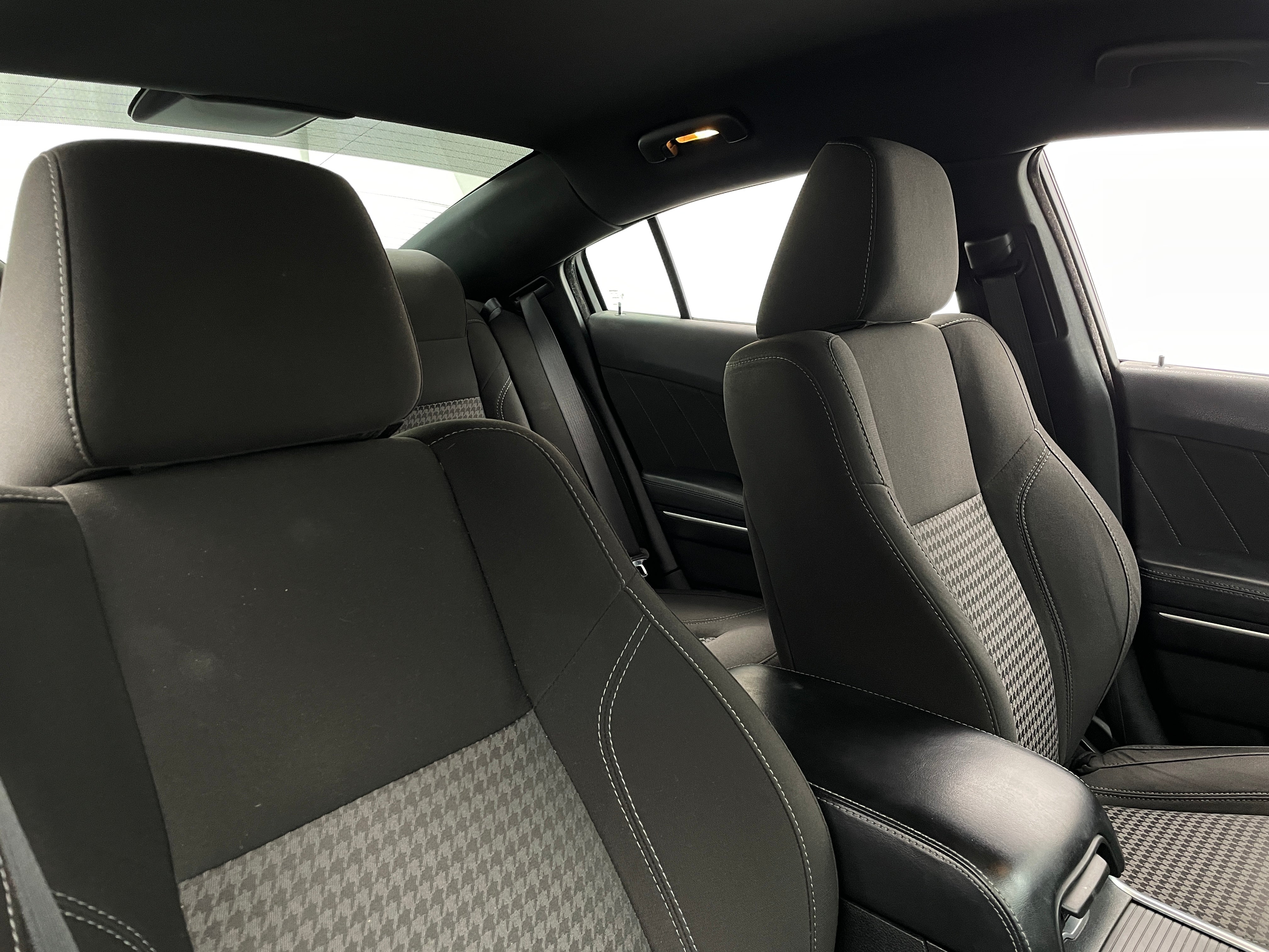 2020 Dodge Charger SXT 2