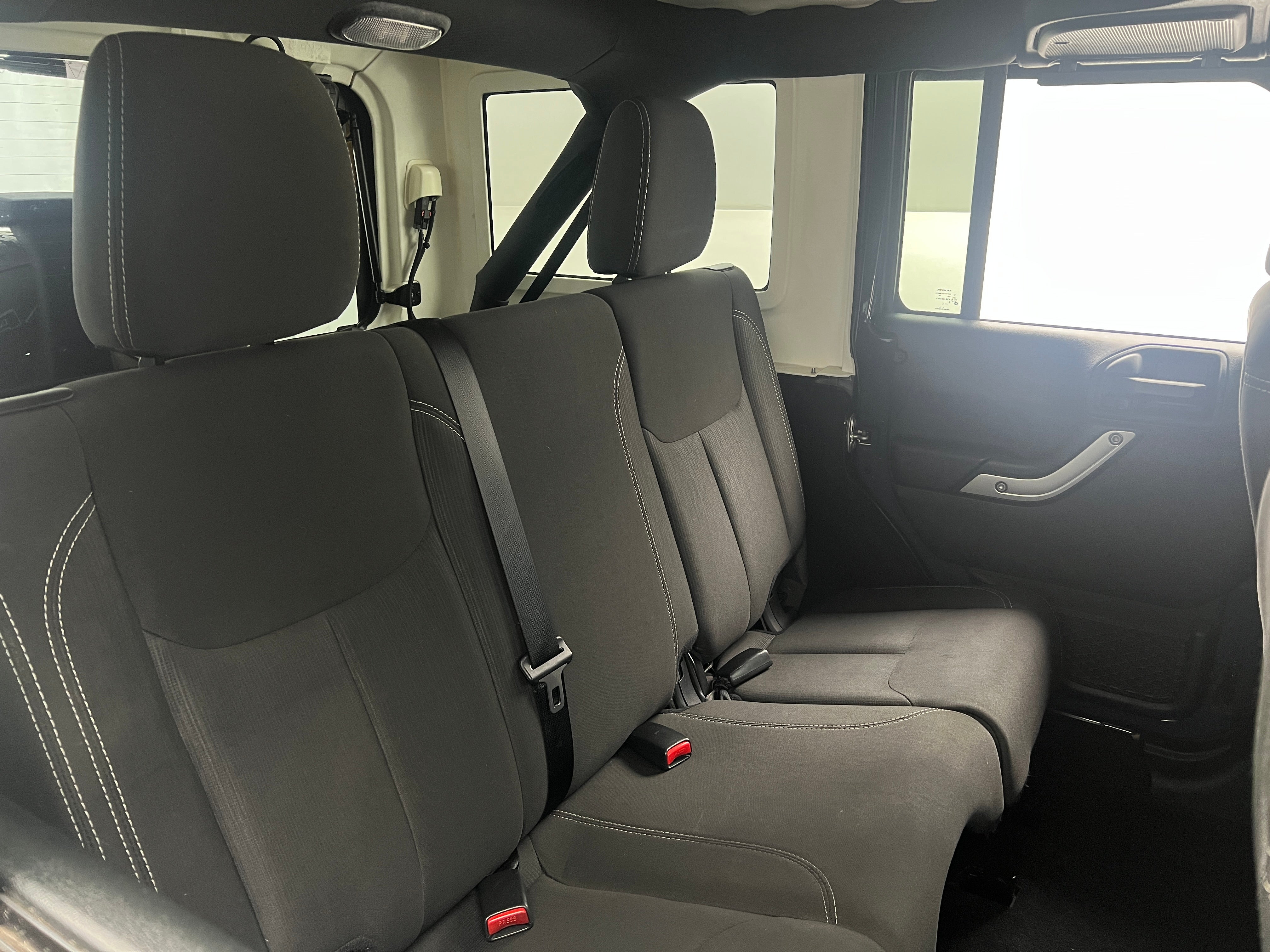 2018 Jeep Wrangler Unlimited Sahara 6
