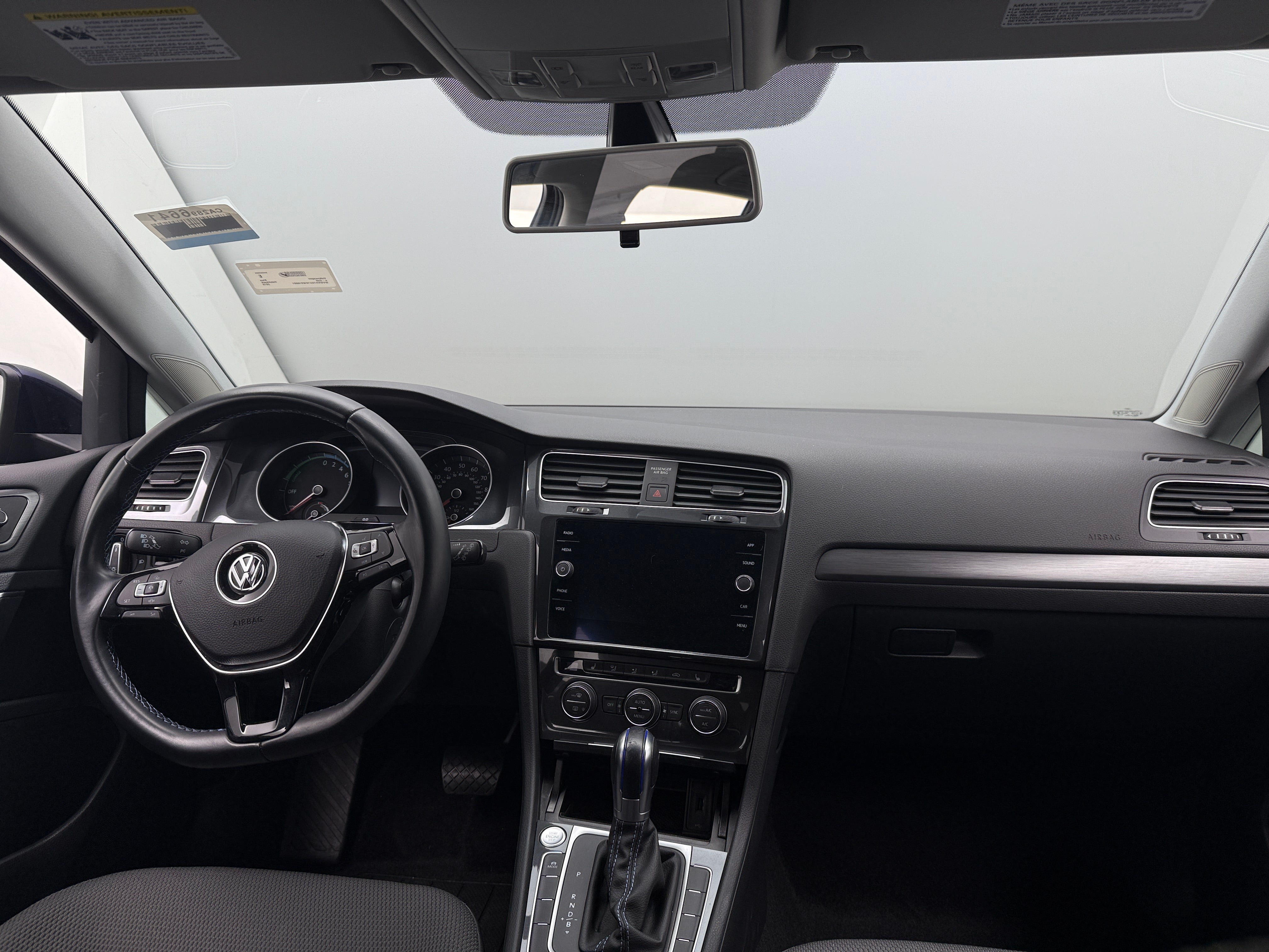 2019 Volkswagen e-Golf SE 3