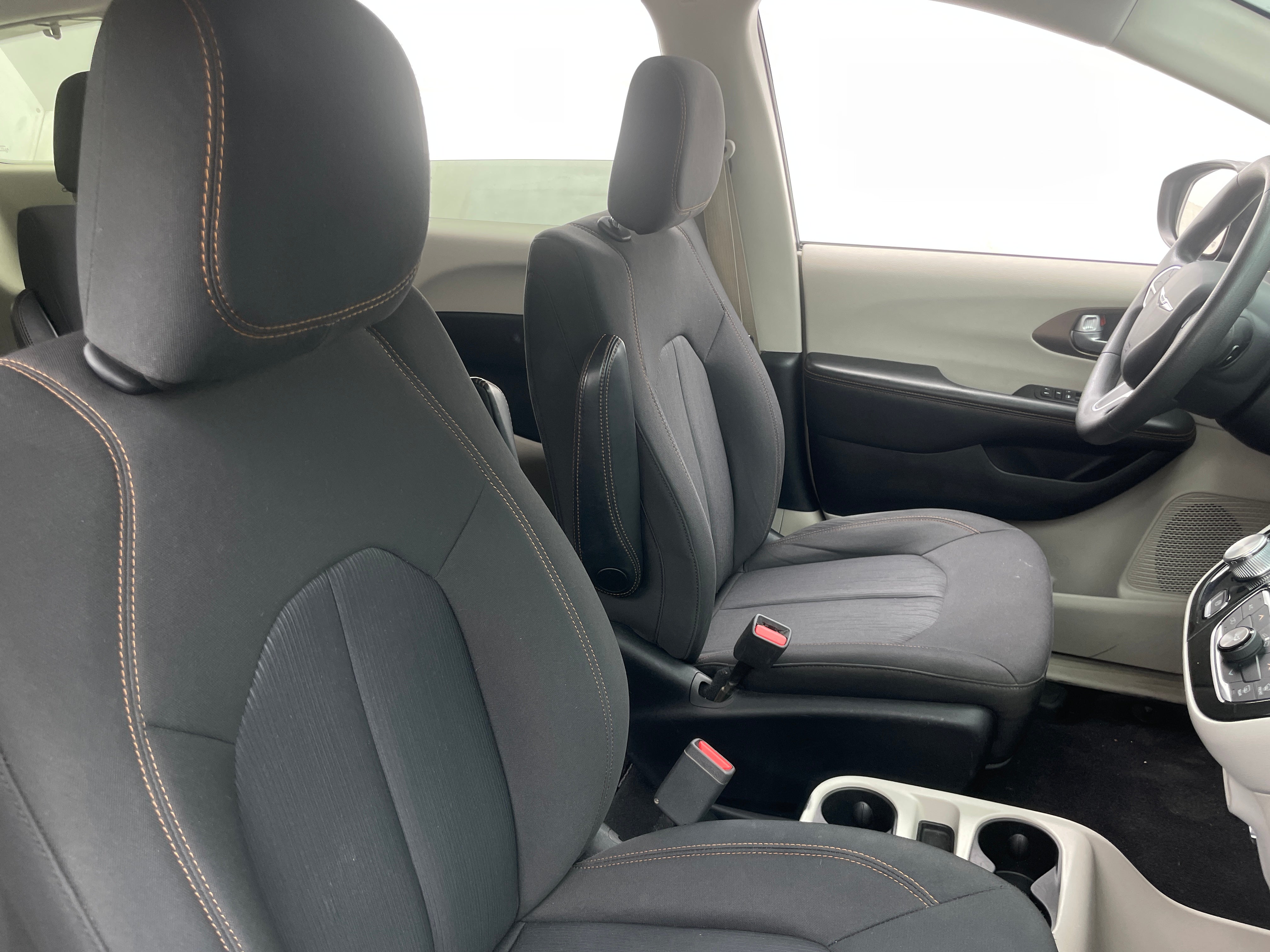 2017 Chrysler Pacifica Touring 2