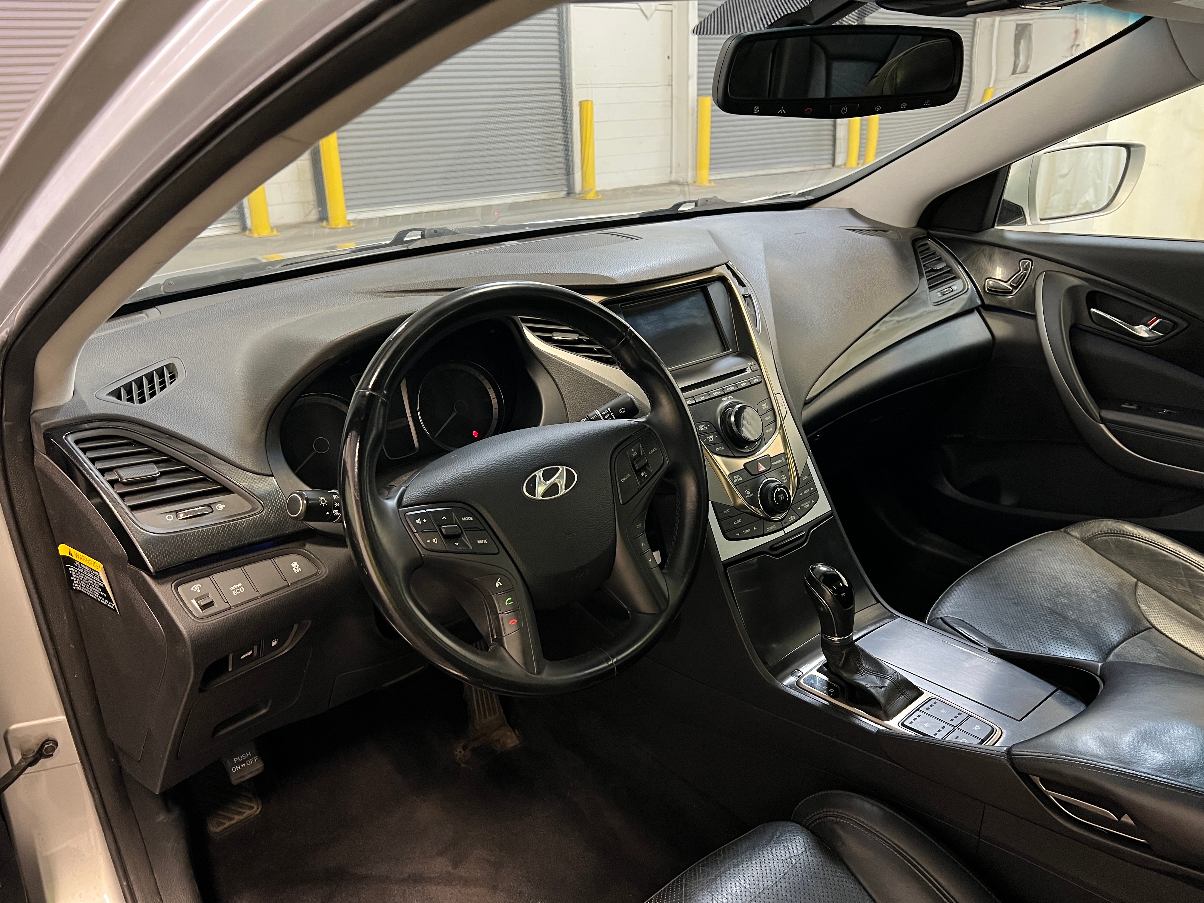 2012 Hyundai Azera Base 2