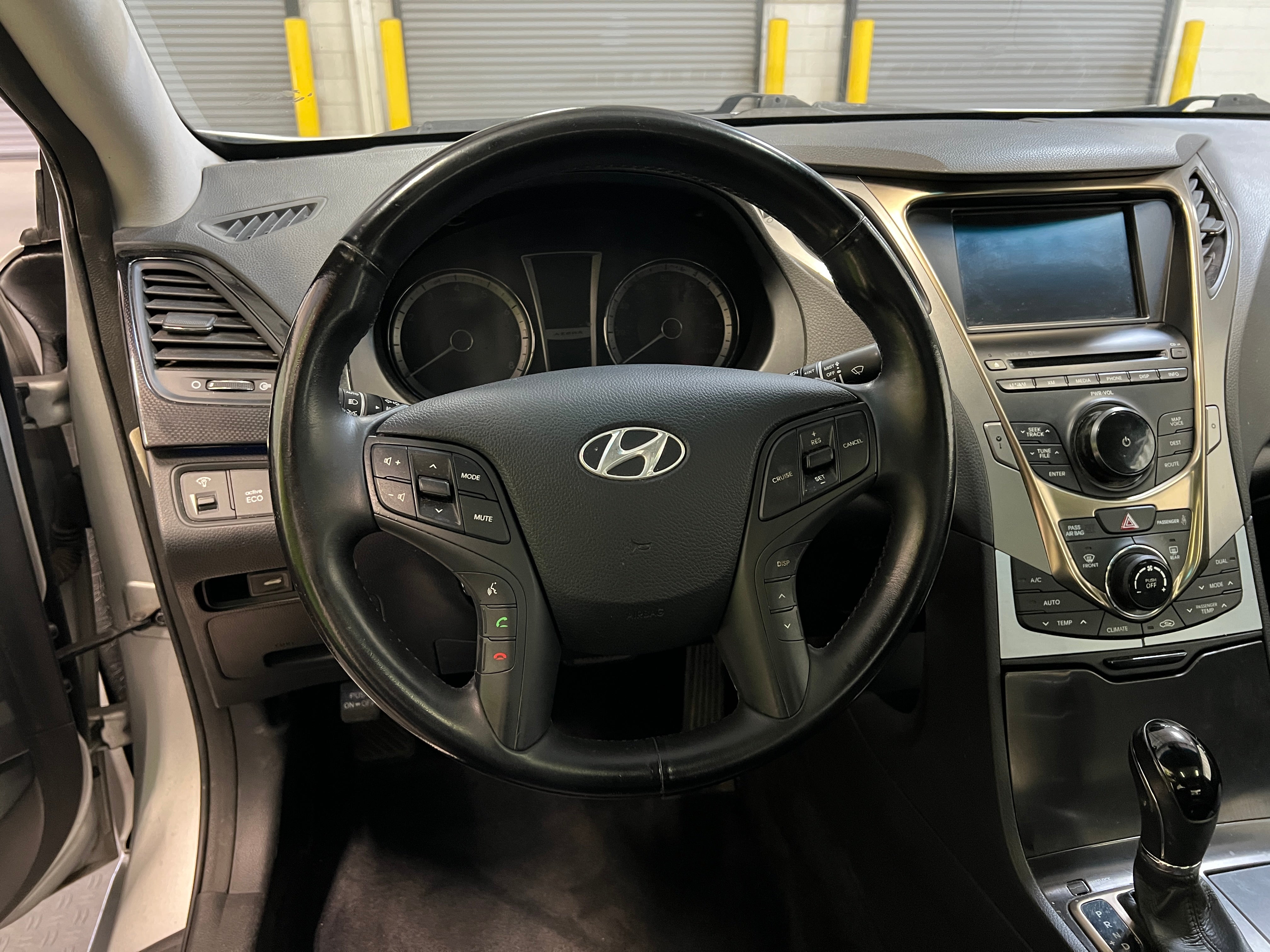 2012 Hyundai Azera Base 4