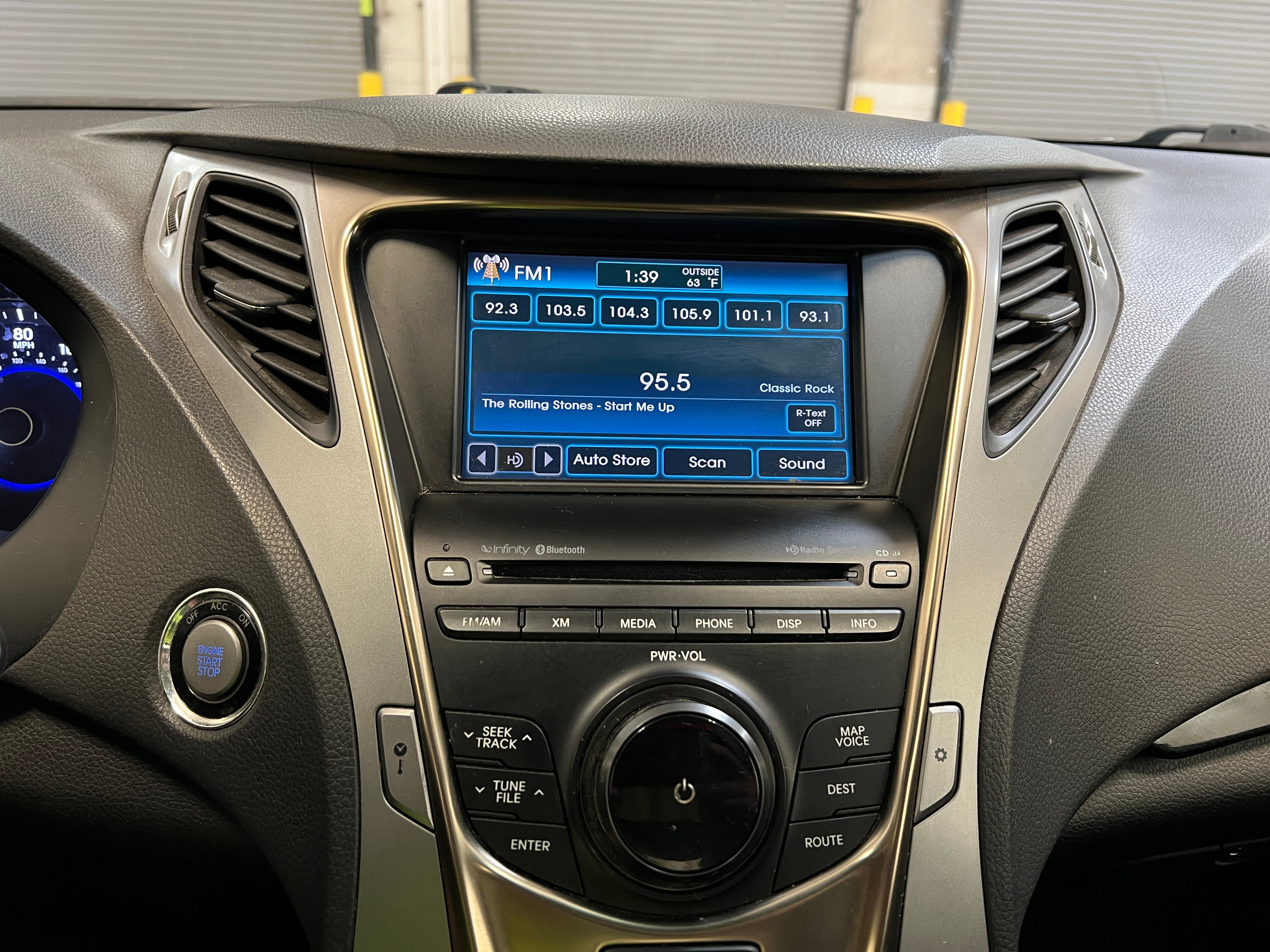 2012 Hyundai Azera Base 3