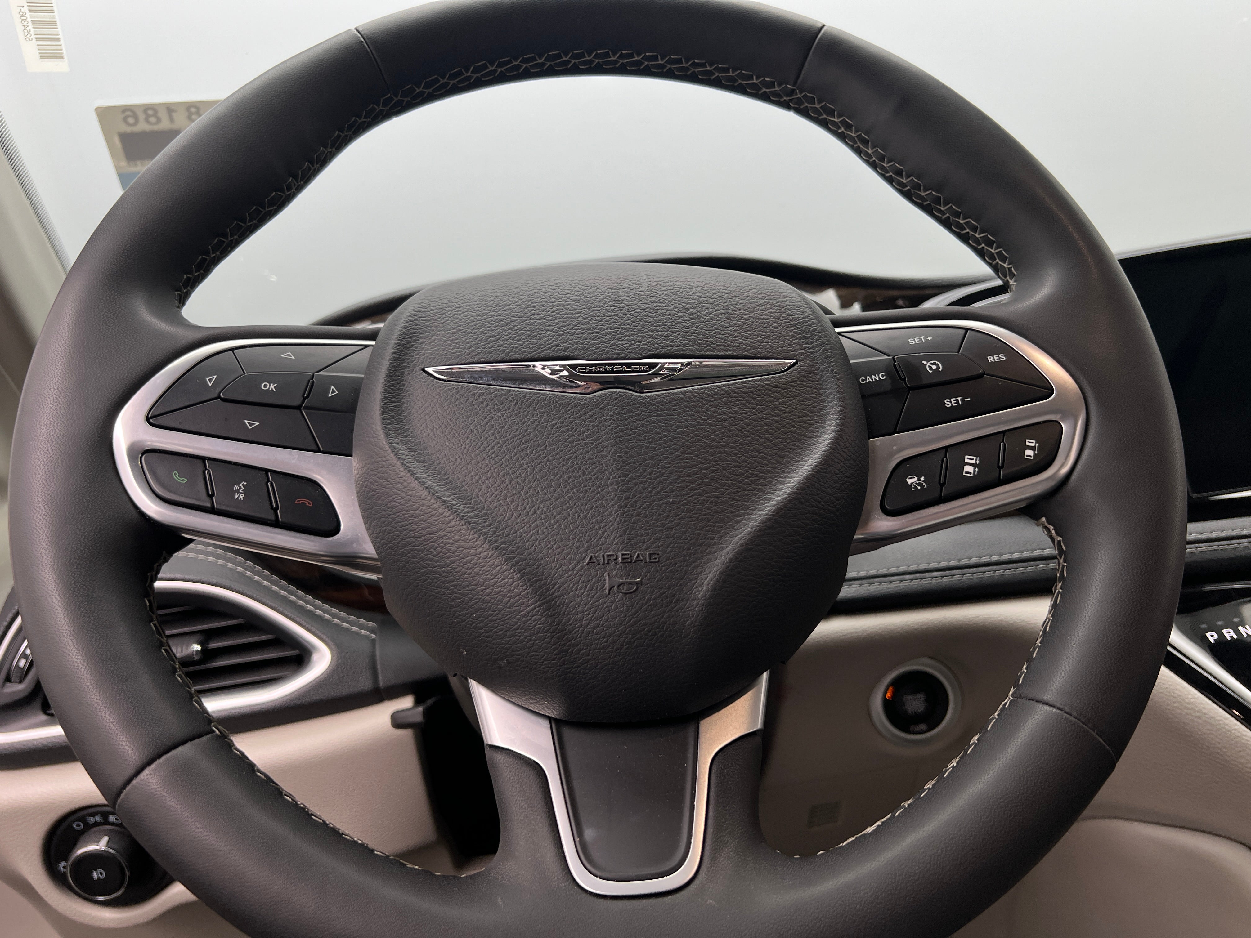 2023 Chrysler Pacifica Limited 4