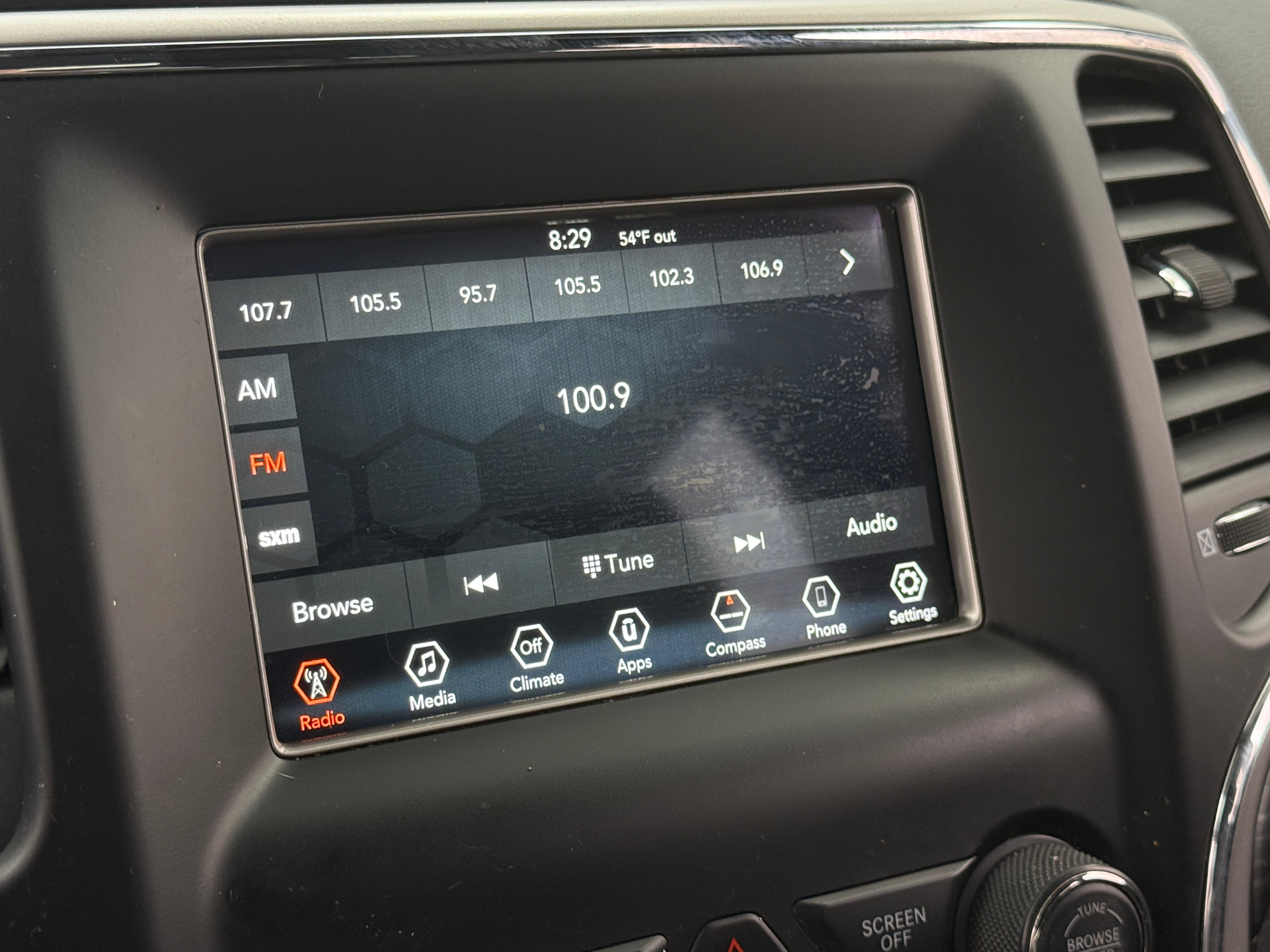 2019 Jeep Grand Cherokee Laredo 4