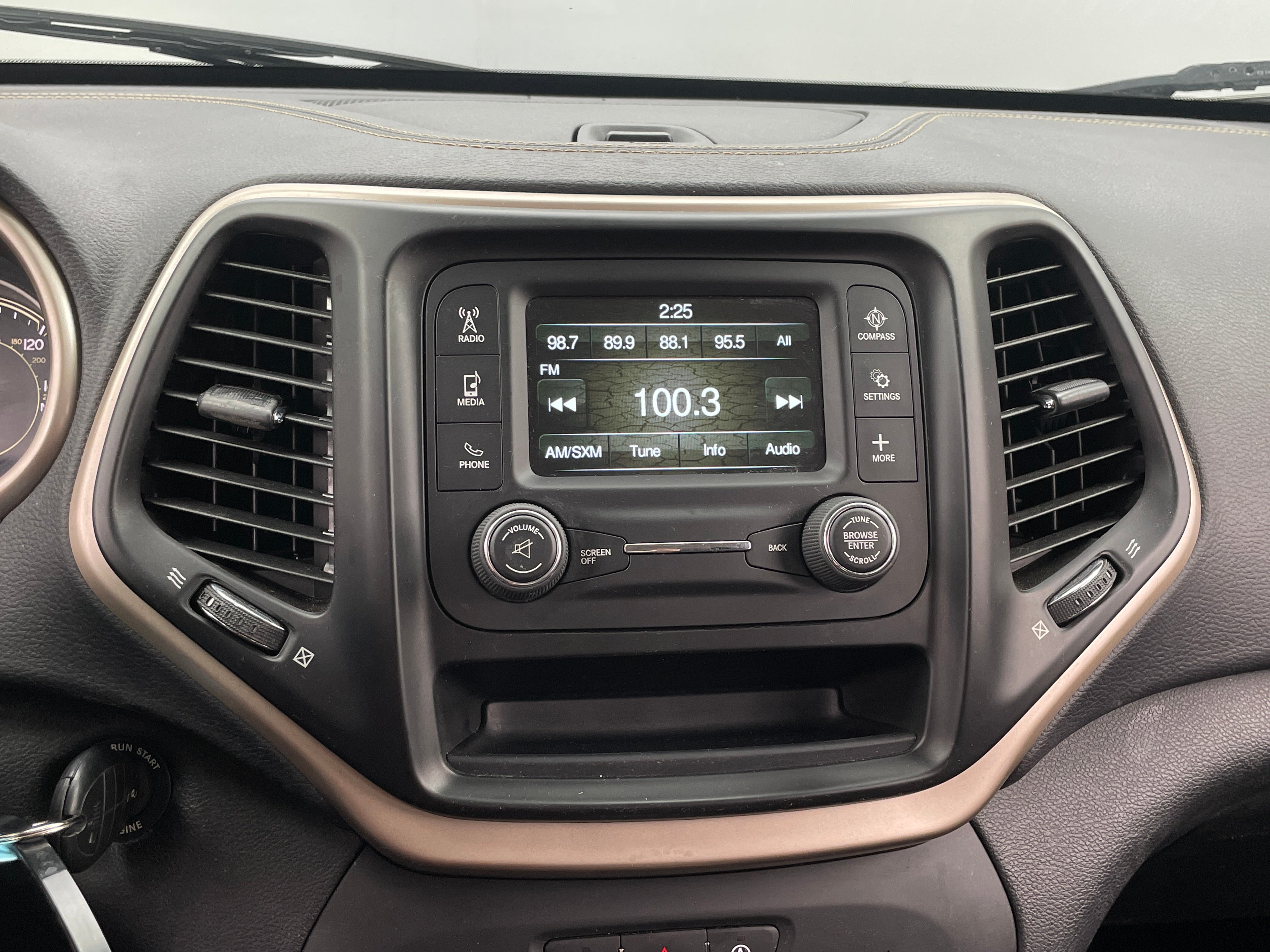 2017 Jeep Cherokee Sport 4