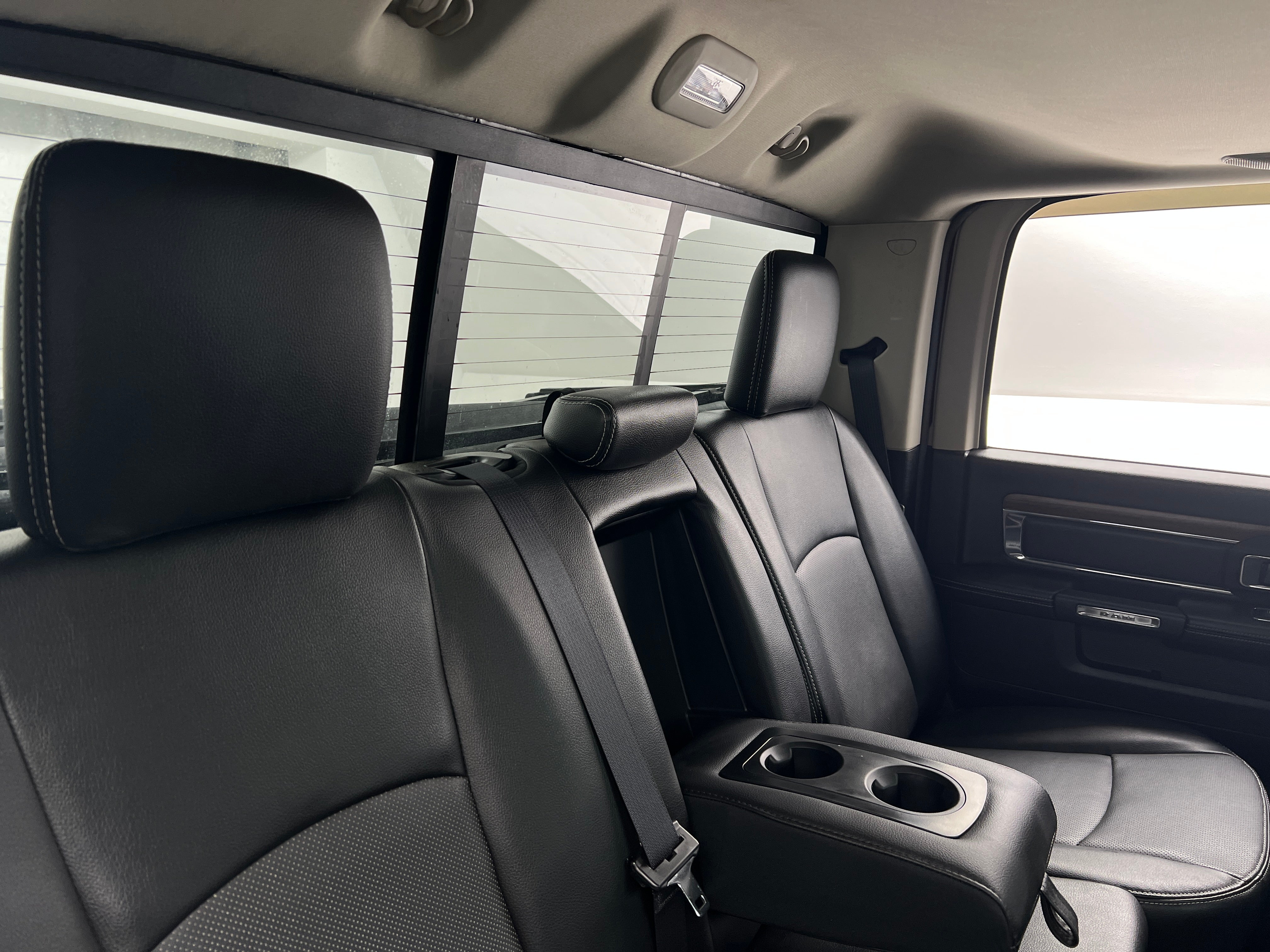 2016 RAM 1500 Laramie 5
