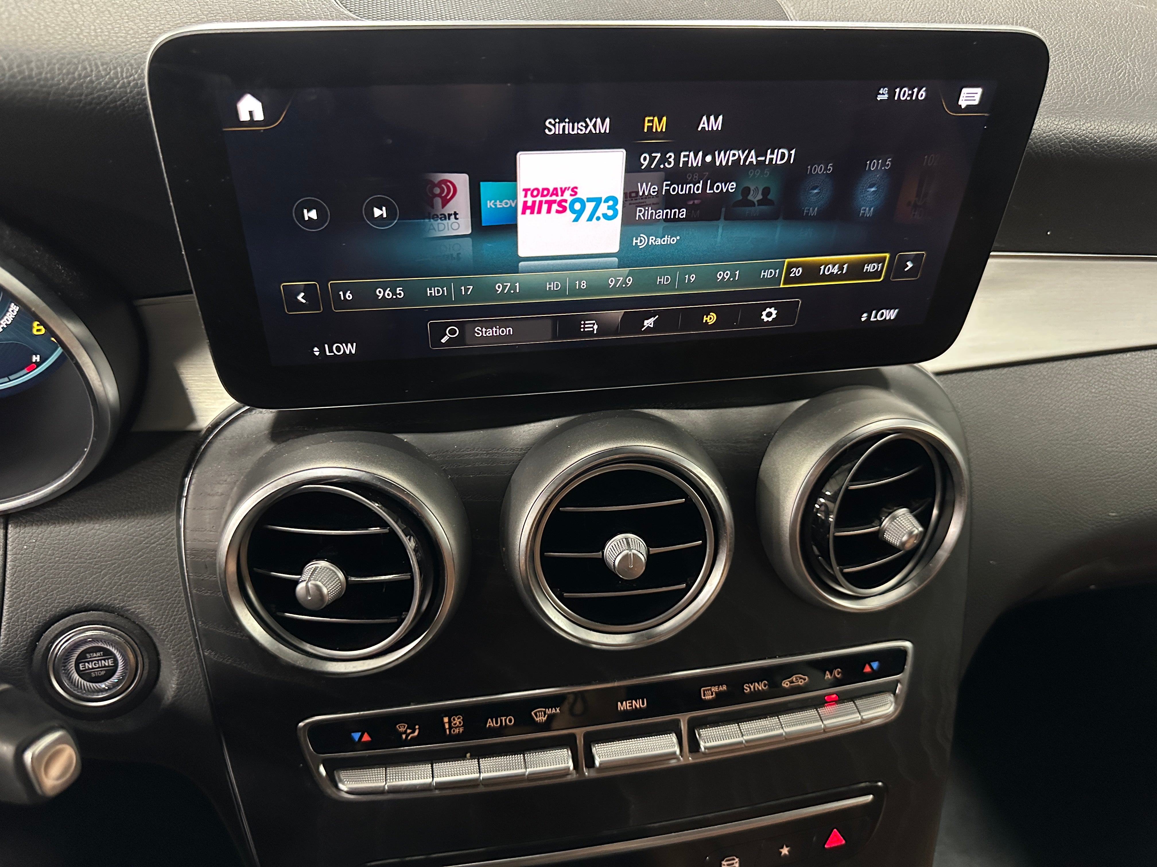 2022 Mercedes-Benz GLC 300 3