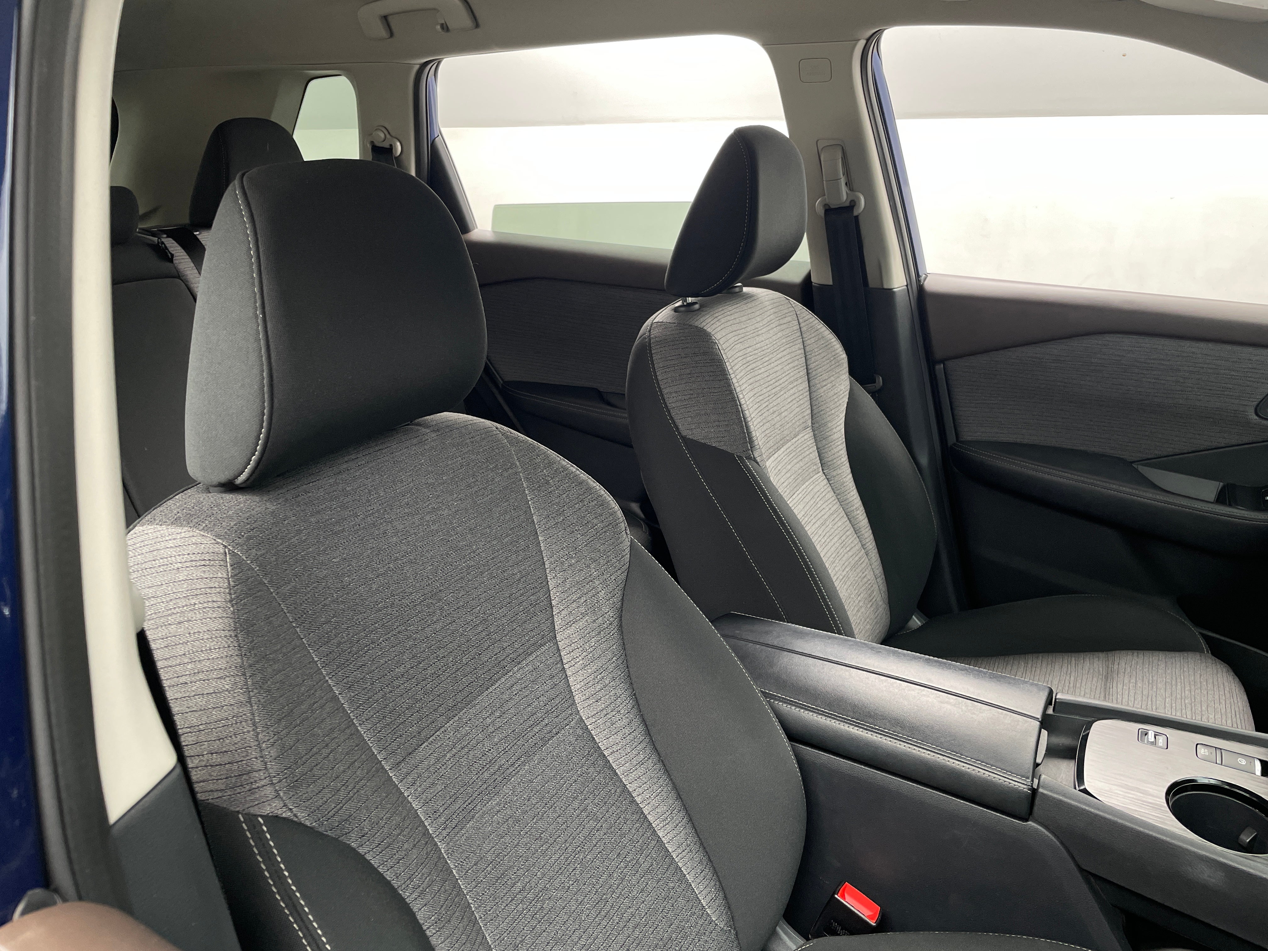 2023 Nissan Rogue SV 2